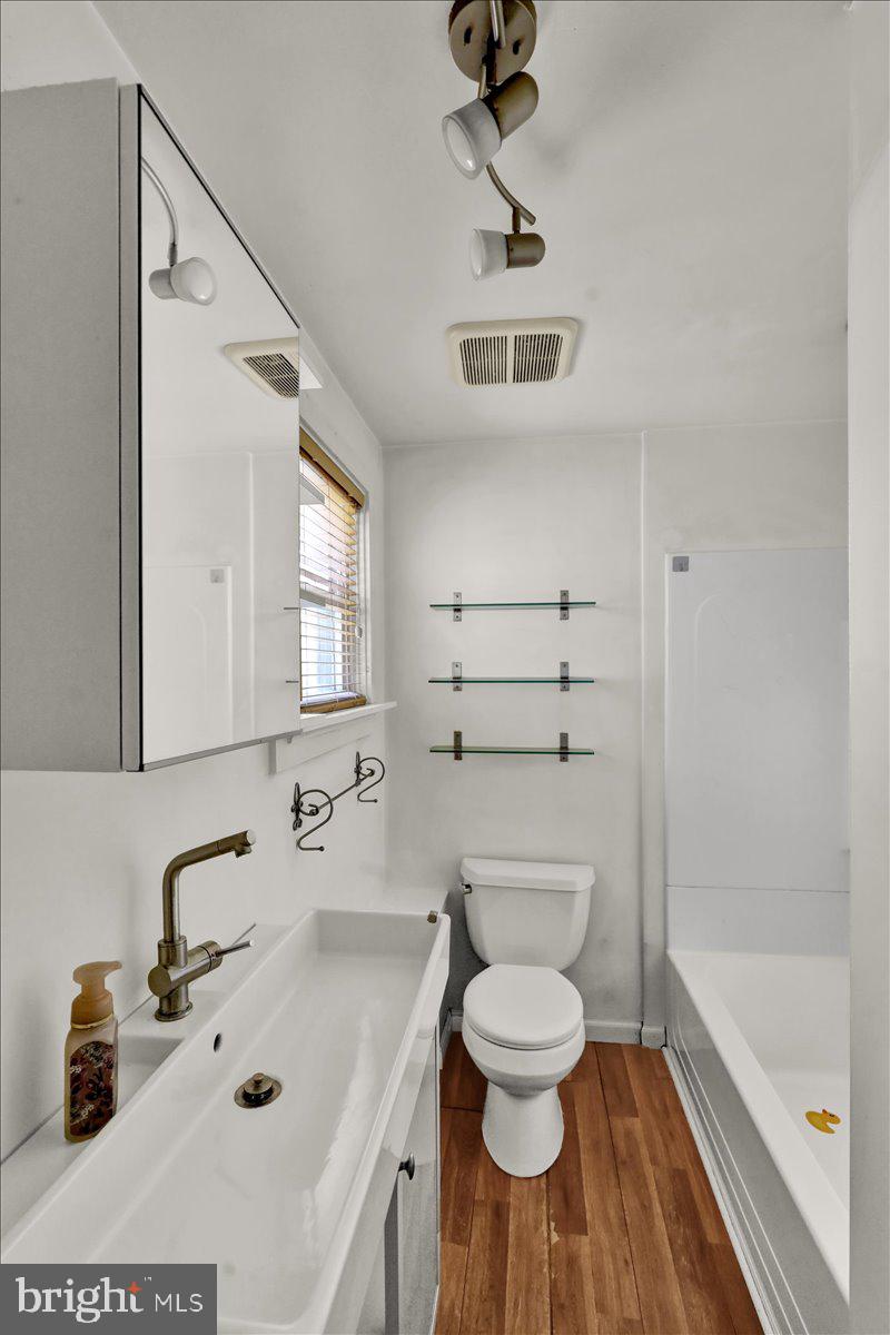 WEST HILLS - Residential