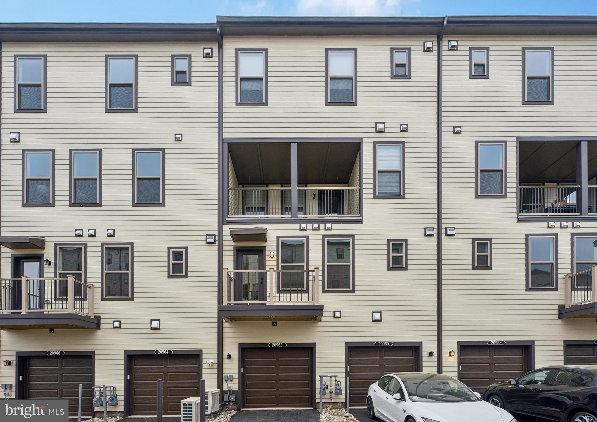 REGAL CHASE - Residential Lease
