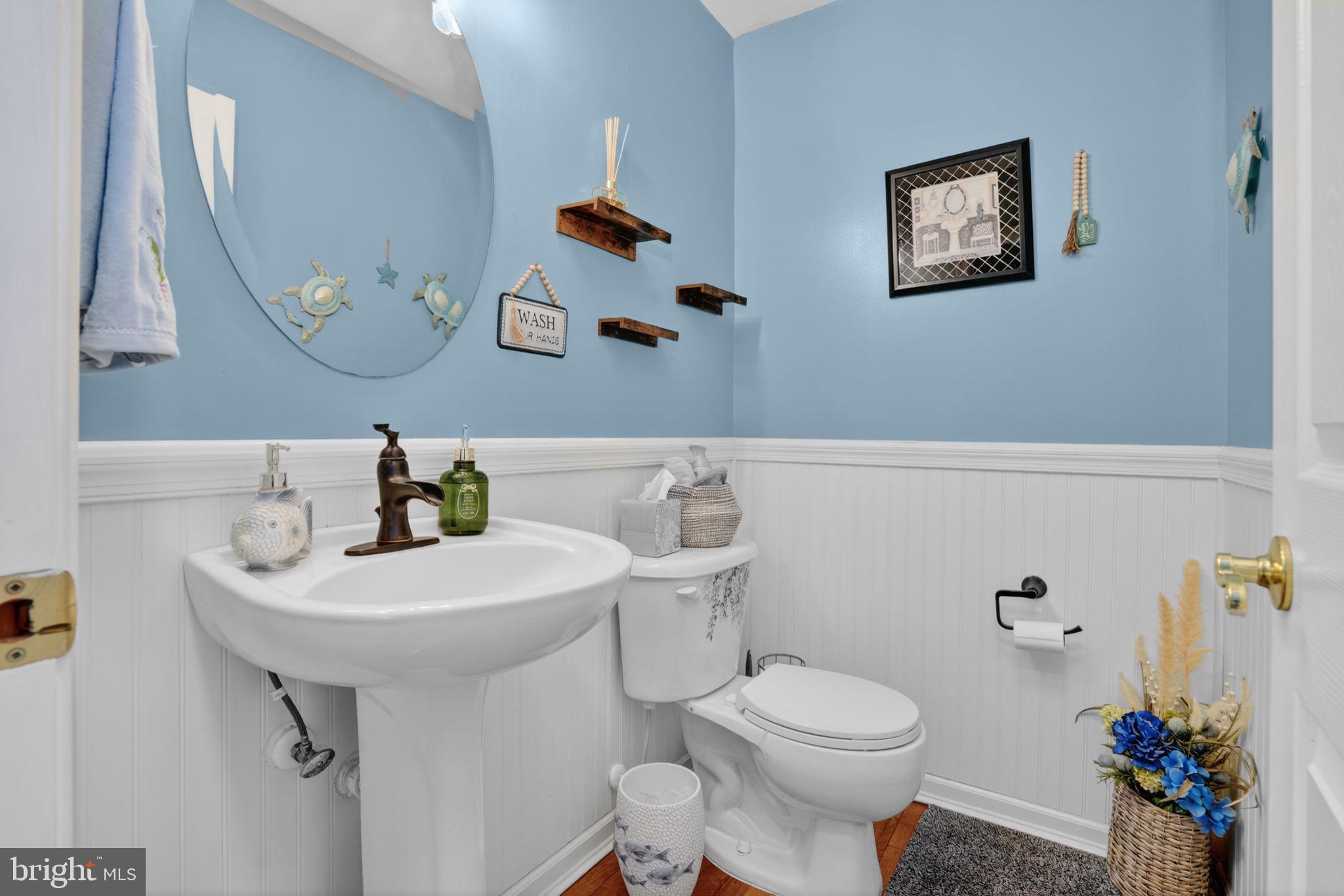 CAPTAIN'S COVE - Residential