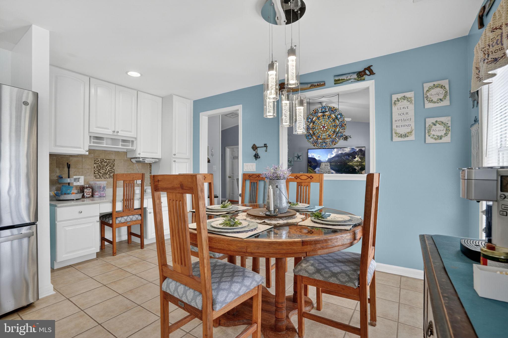 CAPTAIN'S COVE - Residential