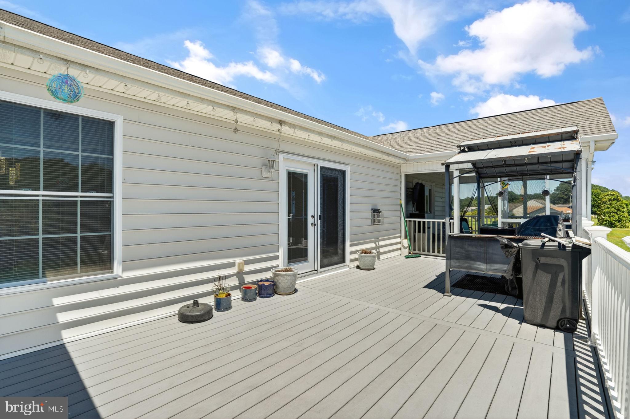 CAPTAIN'S COVE - Residential