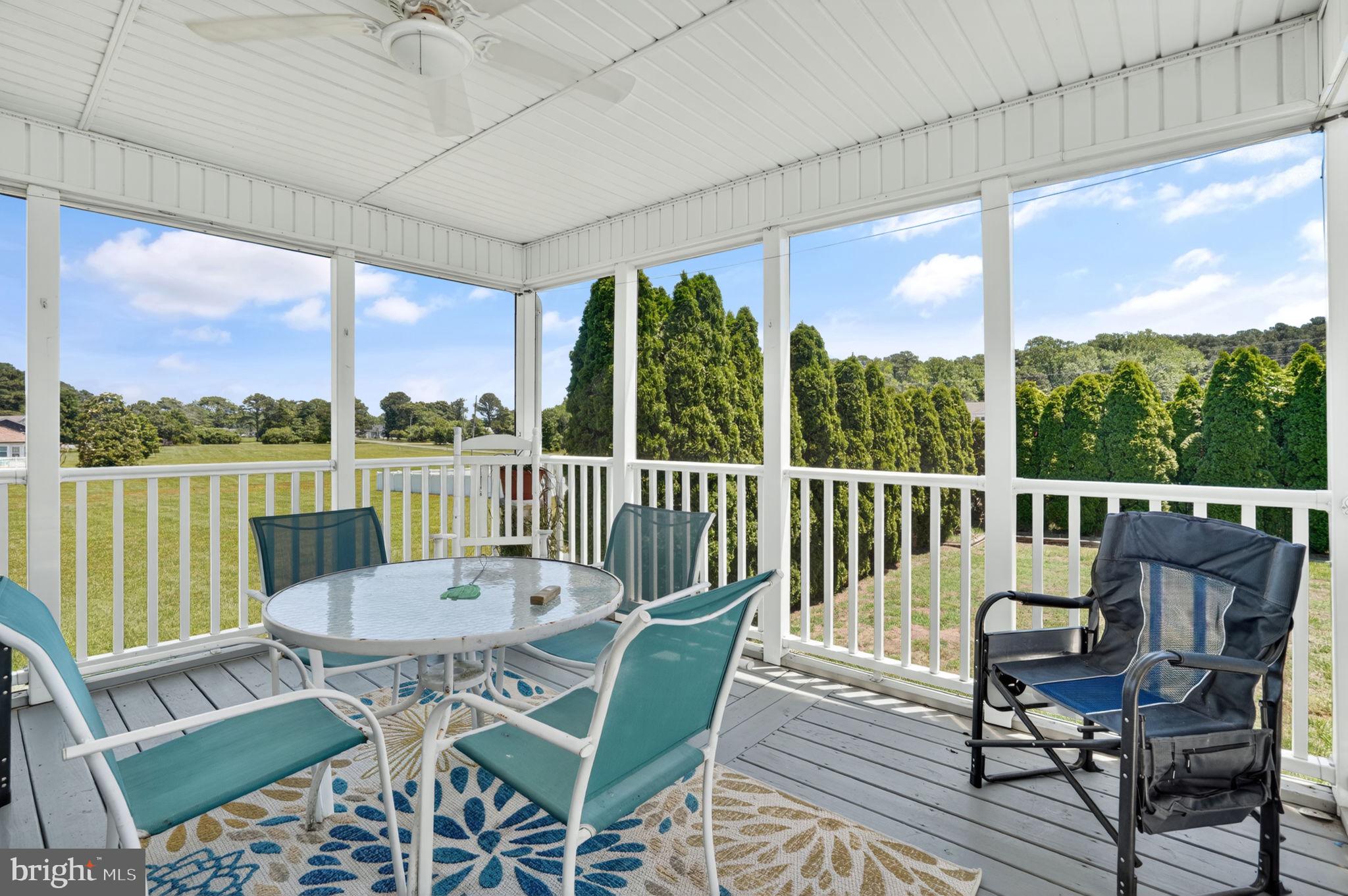 CAPTAIN'S COVE - Residential