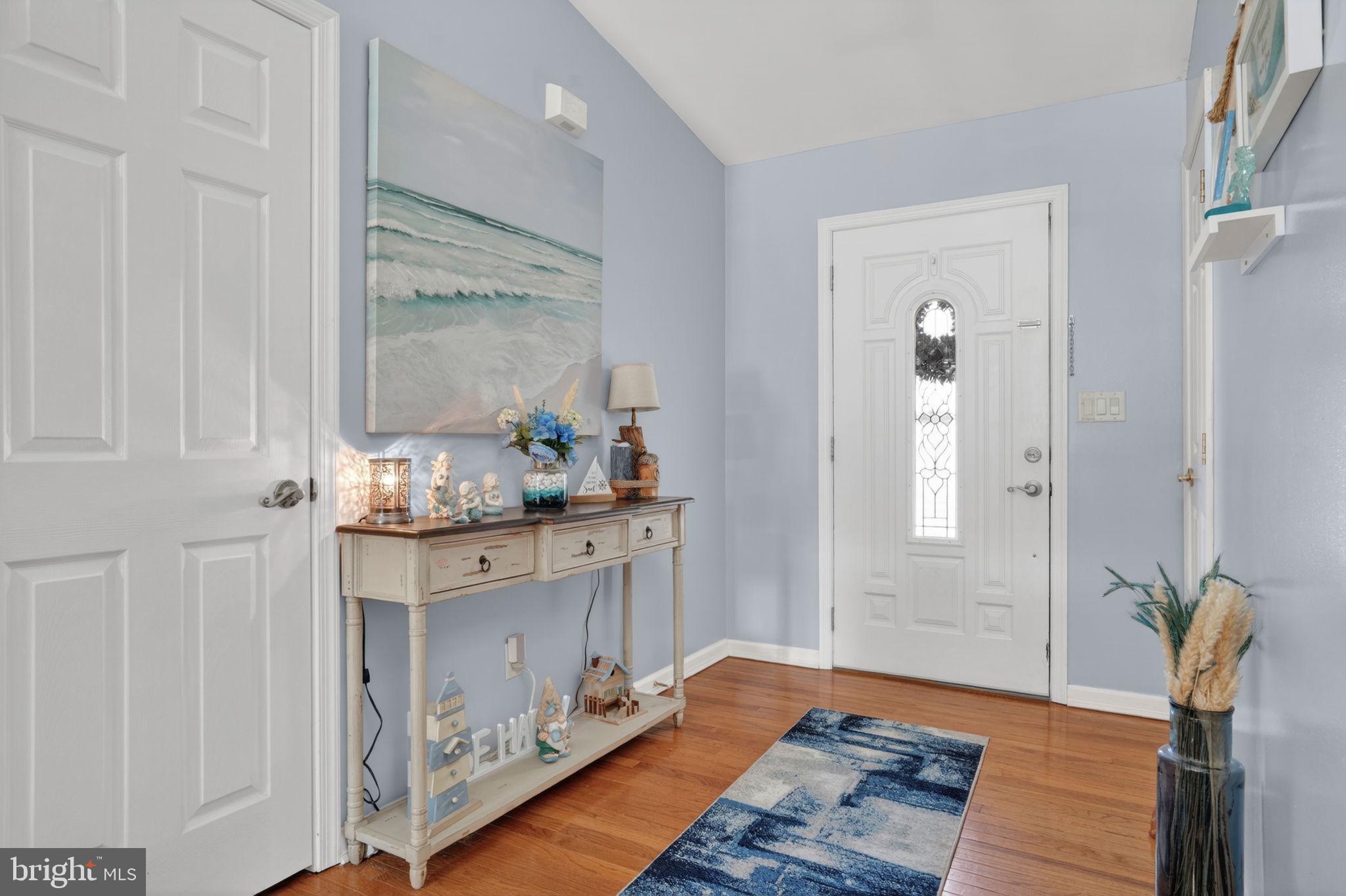 CAPTAIN'S COVE - Residential
