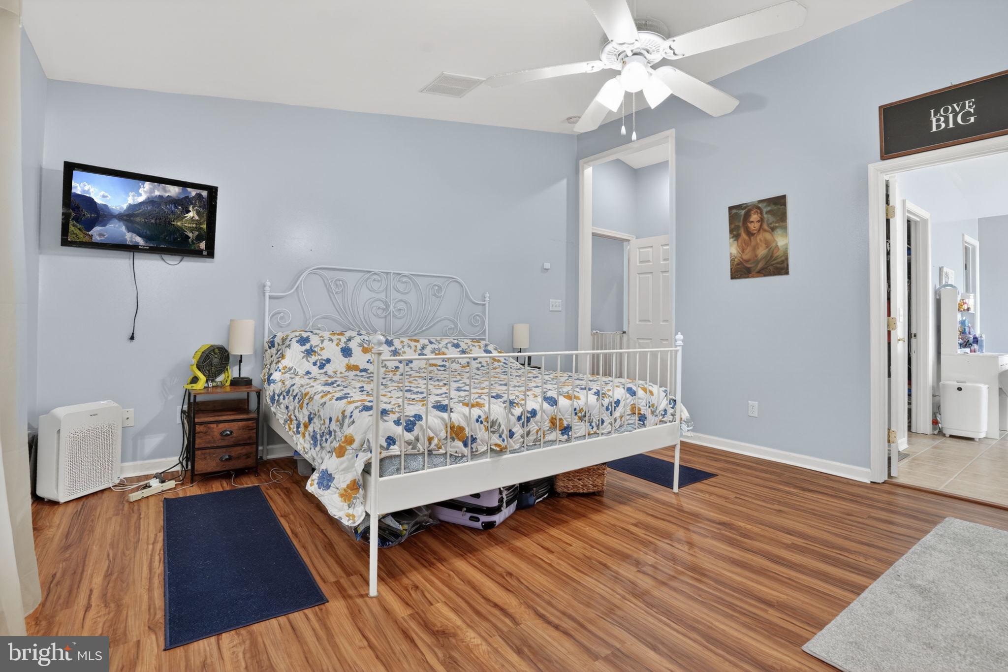 CAPTAIN'S COVE - Residential