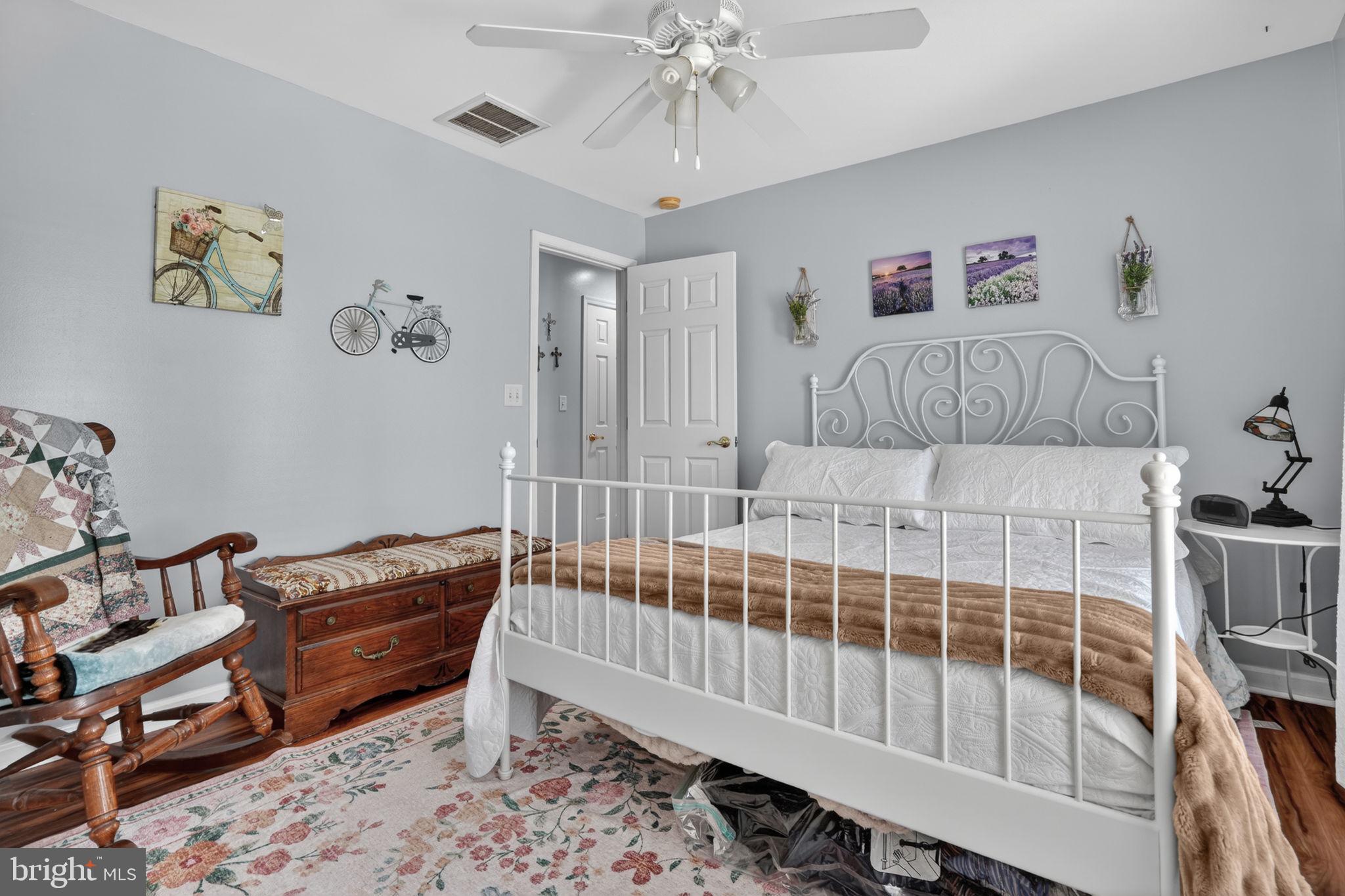 CAPTAIN'S COVE - Residential