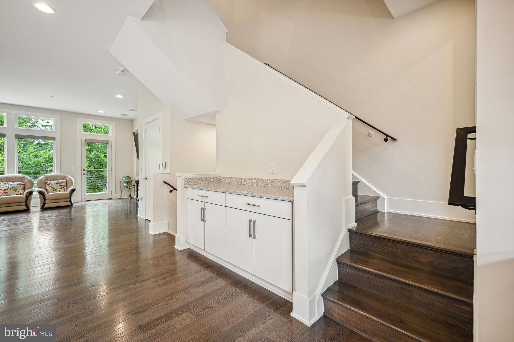 GROSVENOR HEIGHTS - Residential