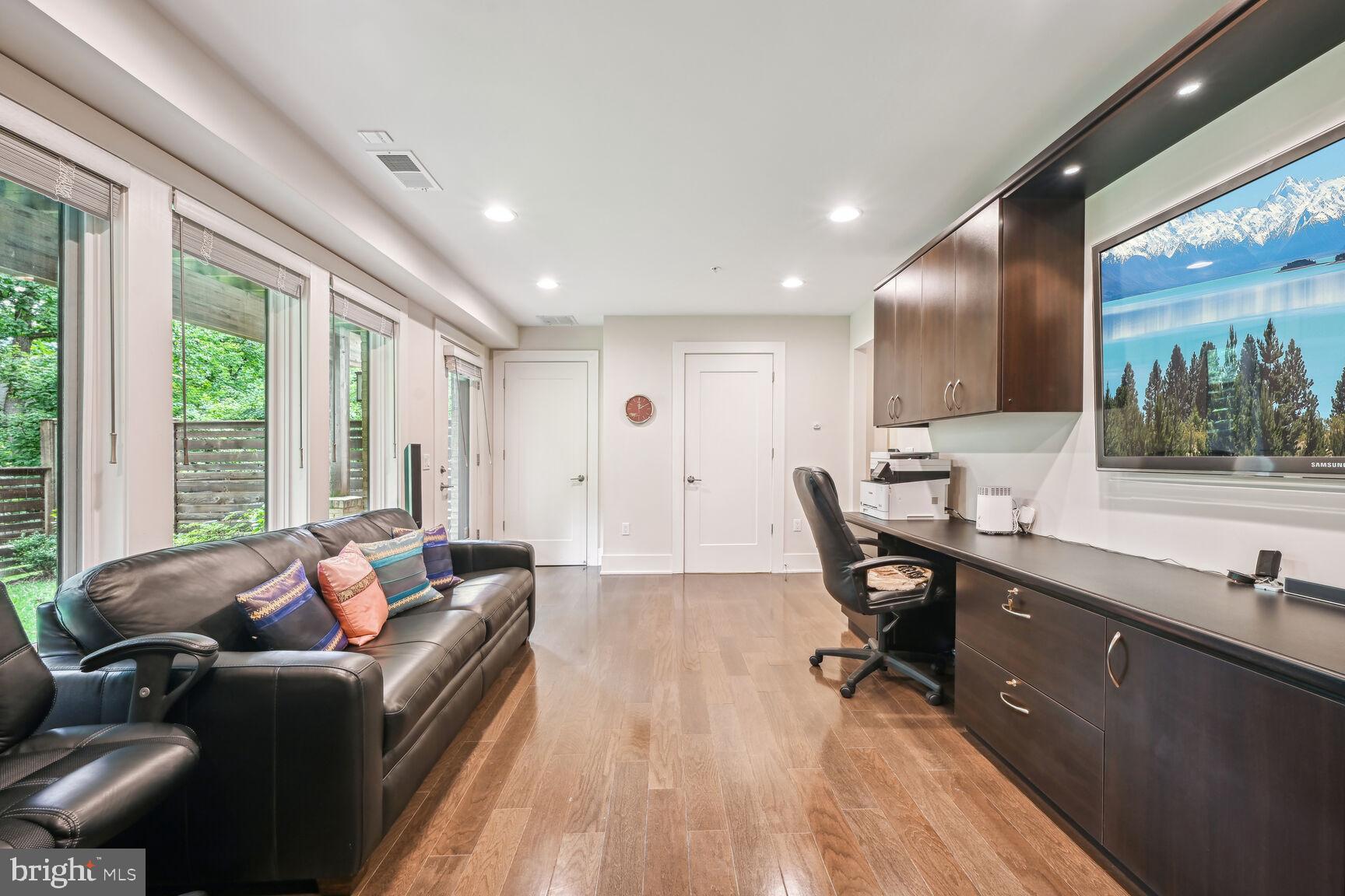 GROSVENOR HEIGHTS - Residential