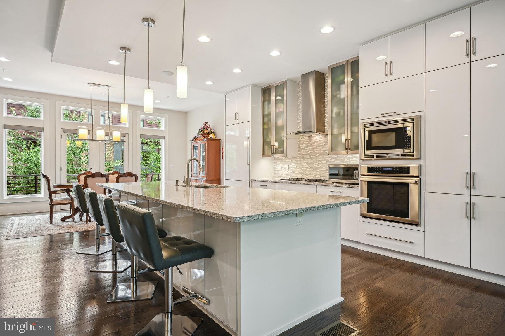 GROSVENOR HEIGHTS - Residential
