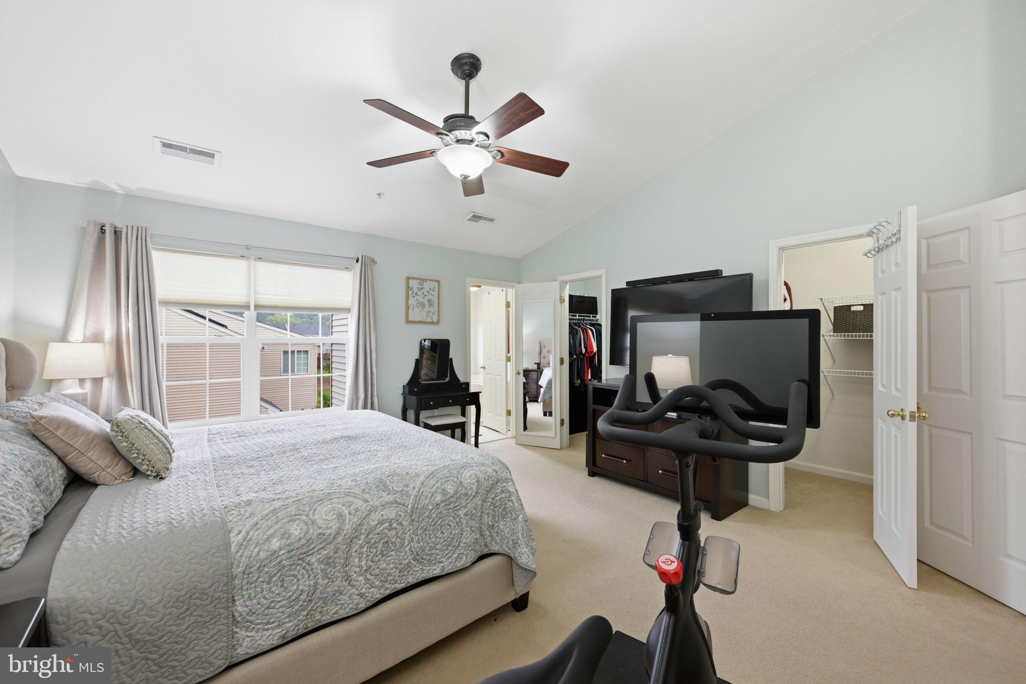 SEVEN OAKS - Residential