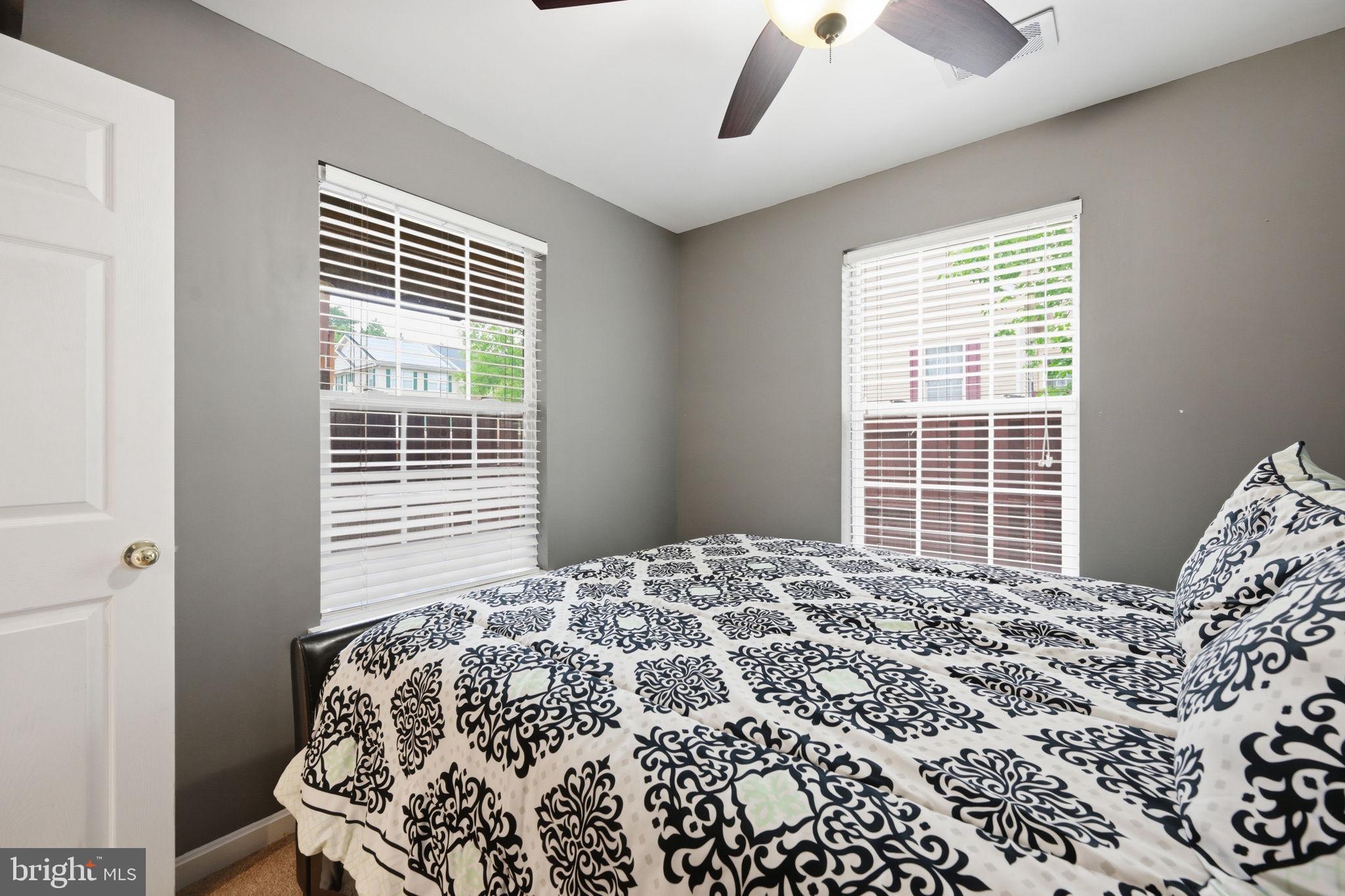 SEVEN OAKS - Residential