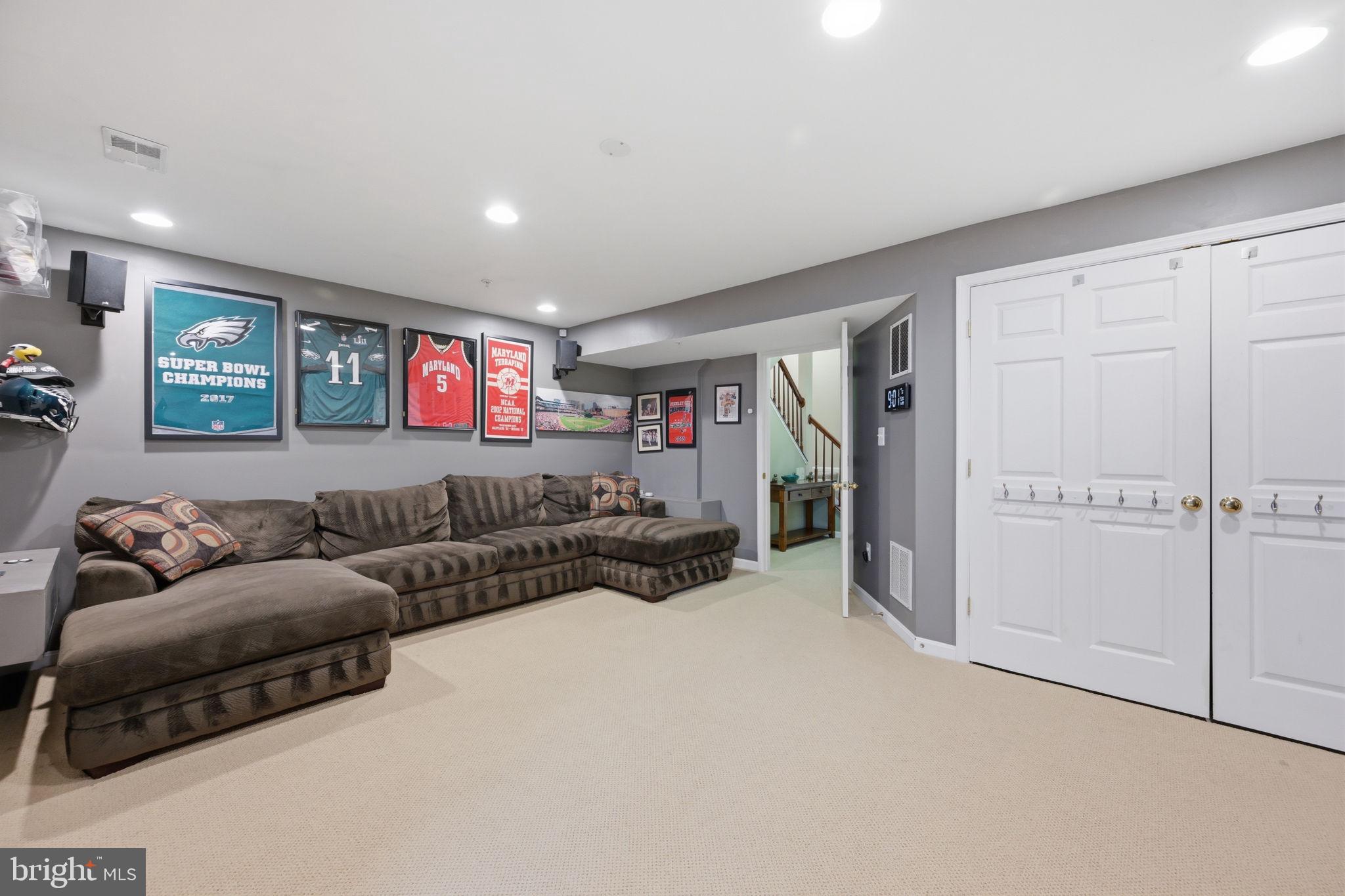 SEVEN OAKS - Residential
