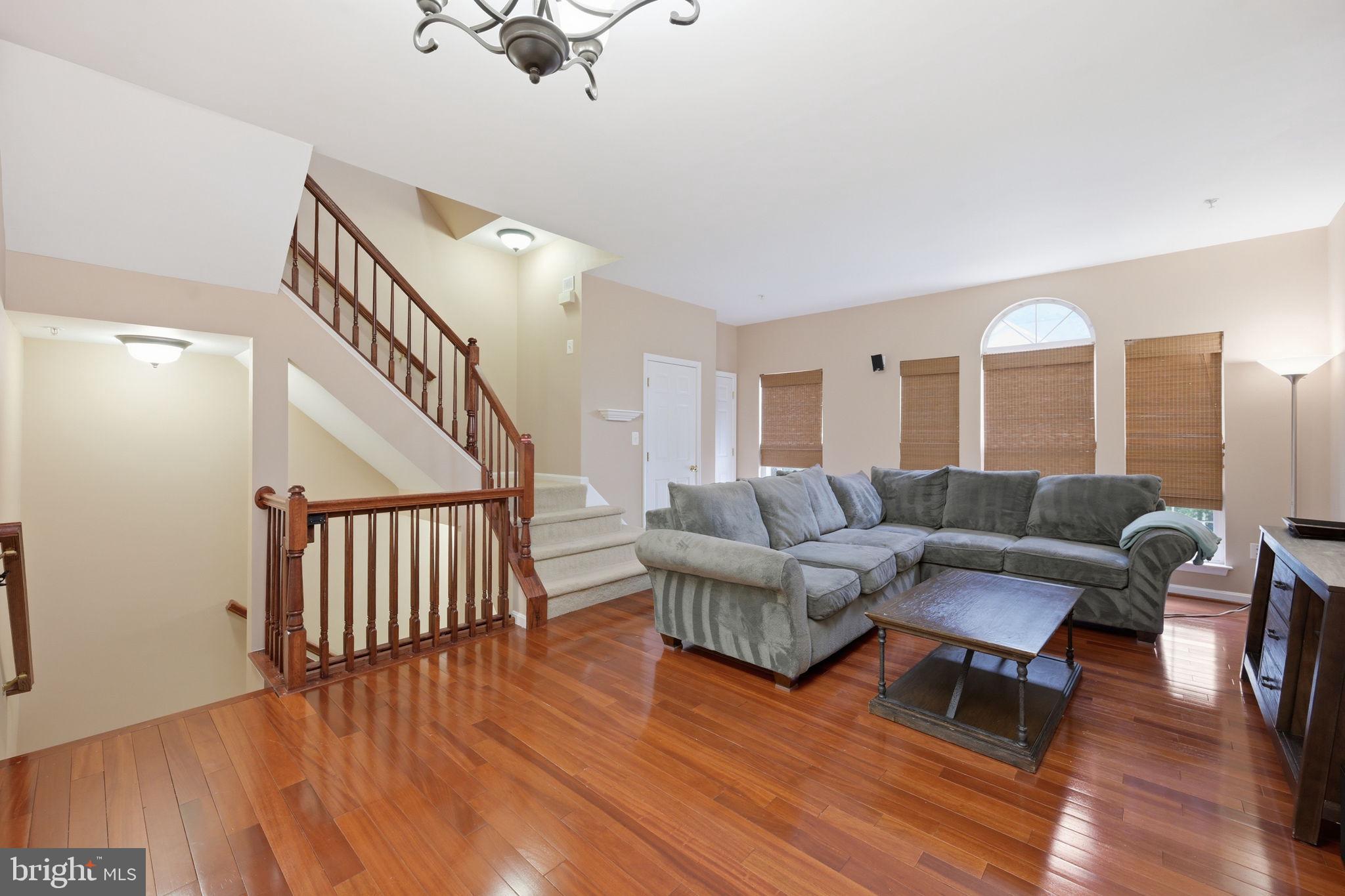 SEVEN OAKS - Residential