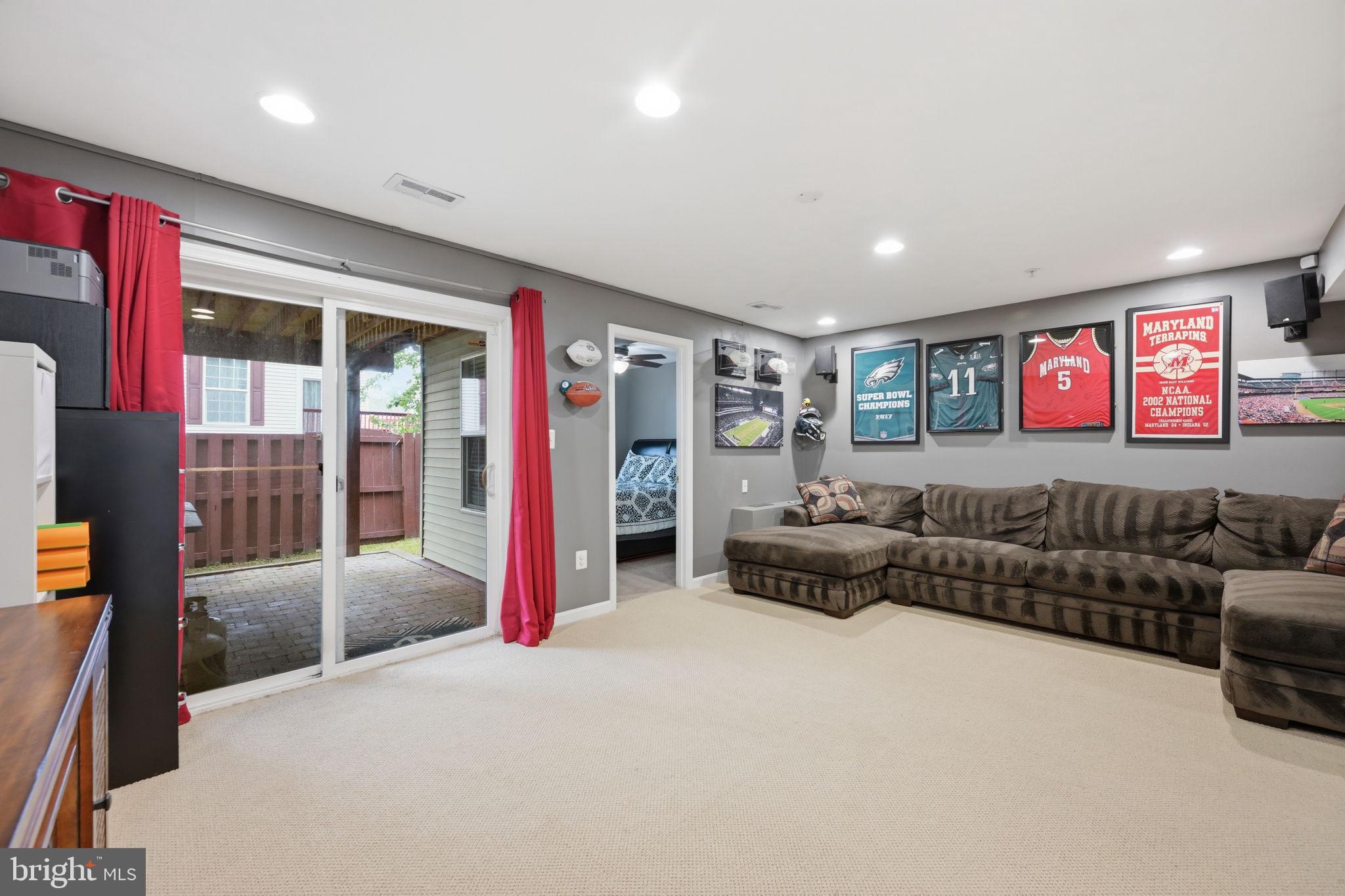 SEVEN OAKS - Residential