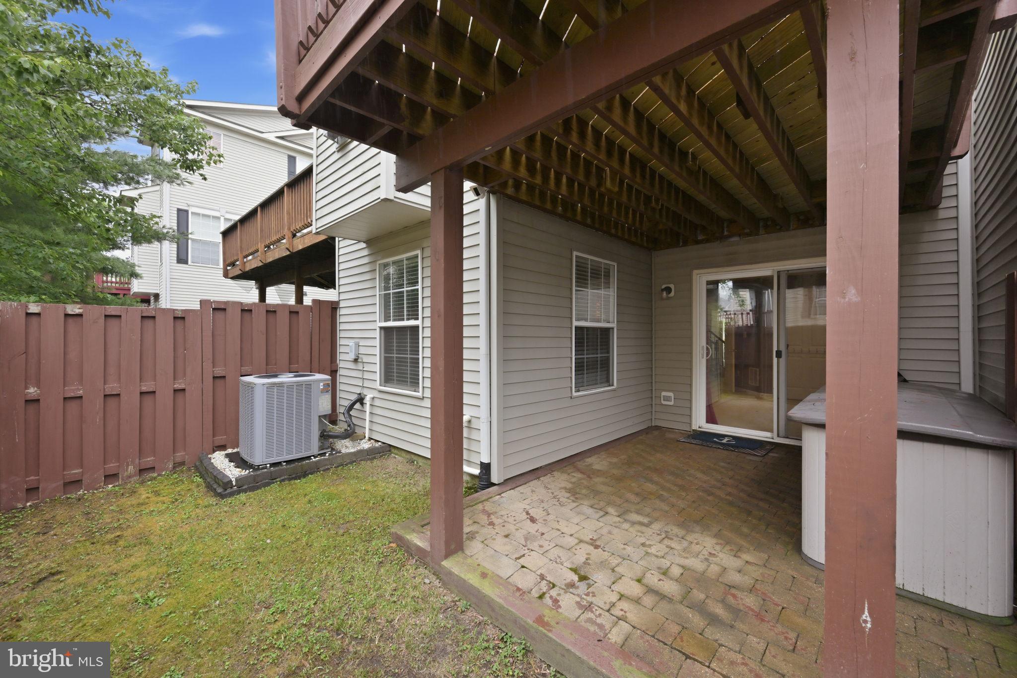 SEVEN OAKS - Residential