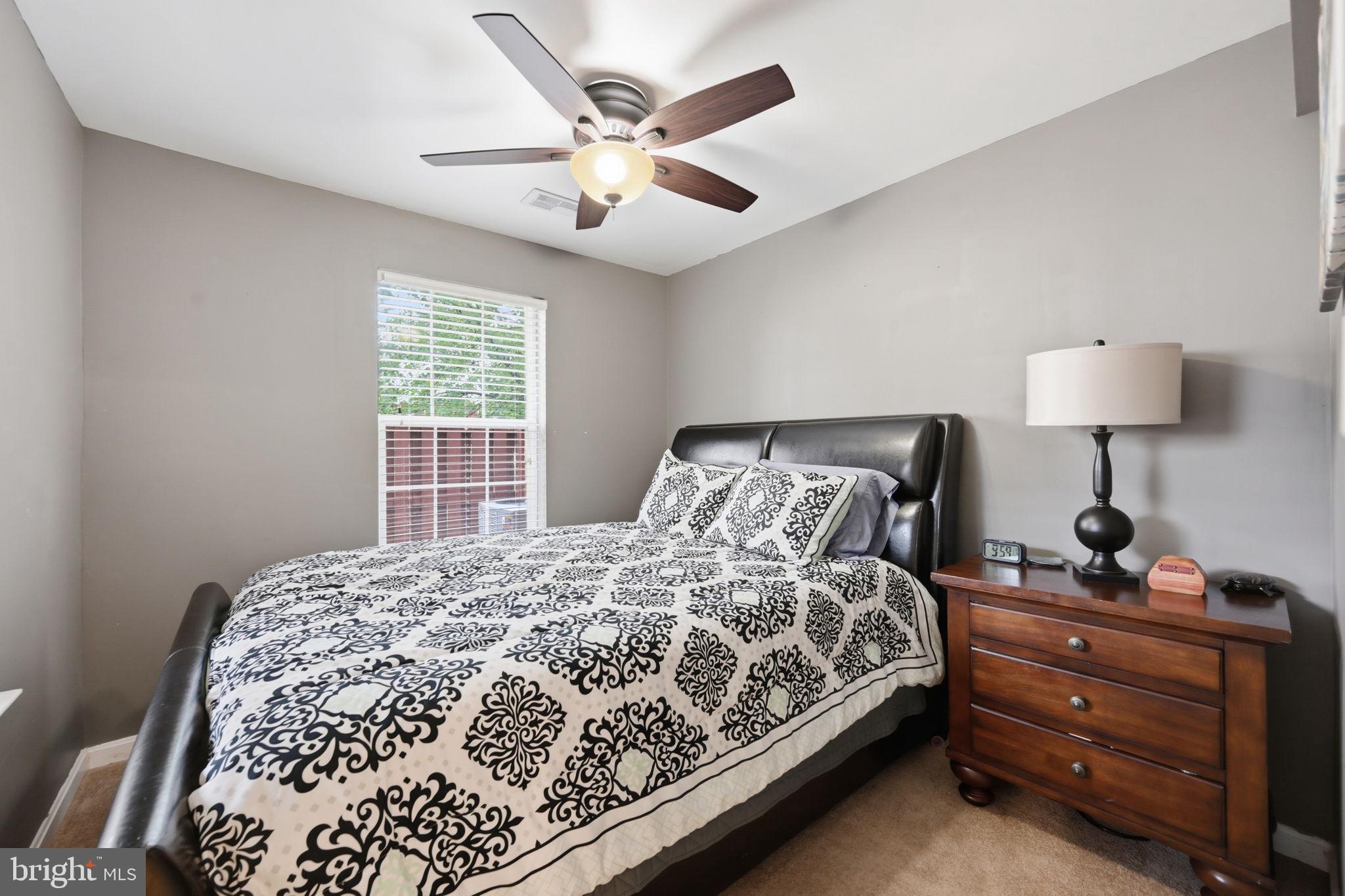 SEVEN OAKS - Residential