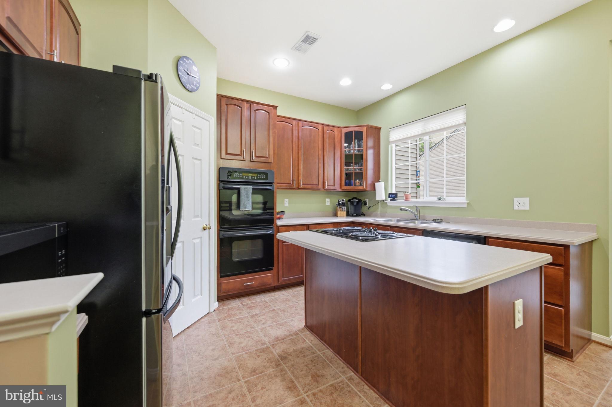 SEVEN OAKS - Residential