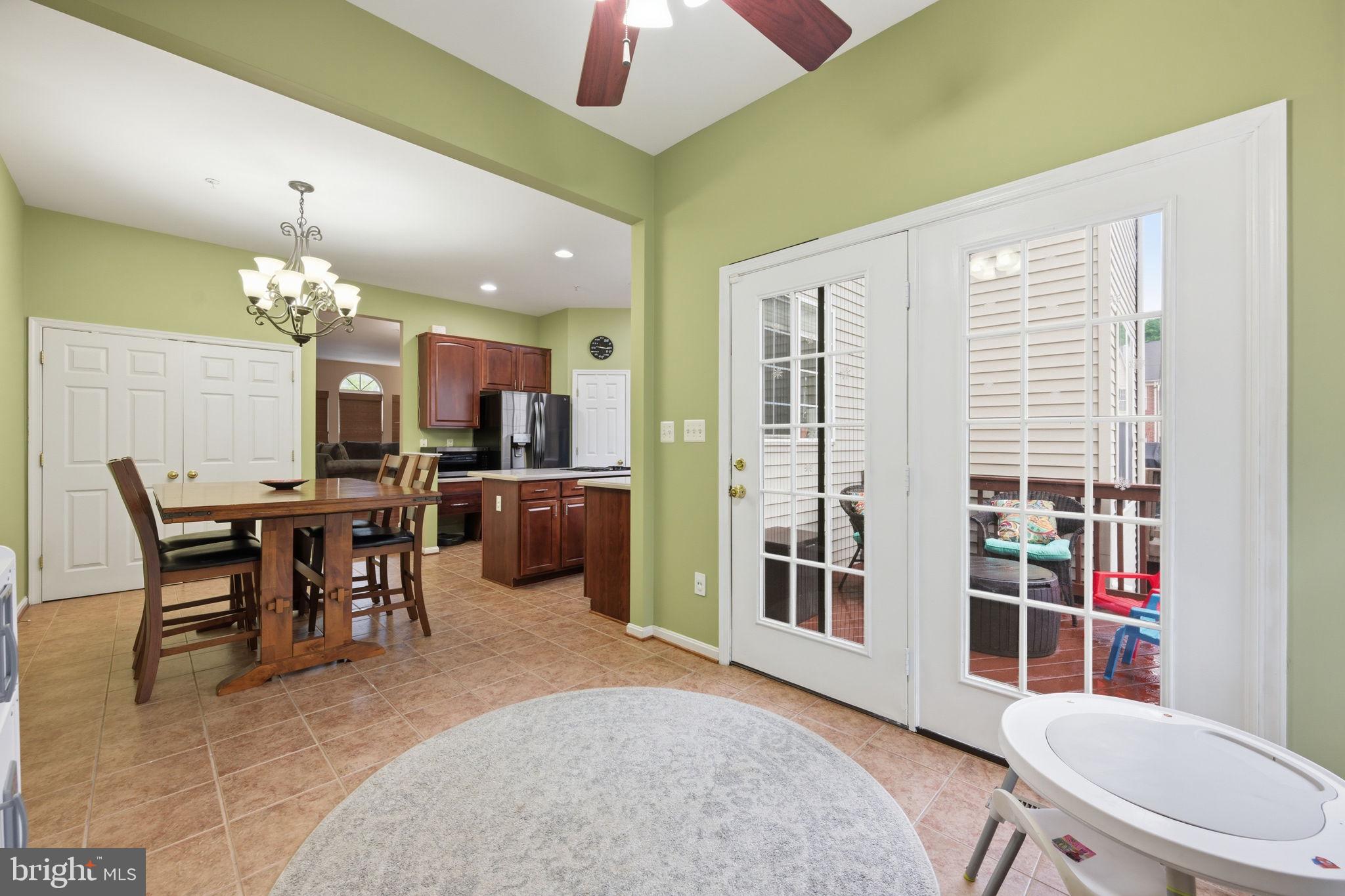 SEVEN OAKS - Residential