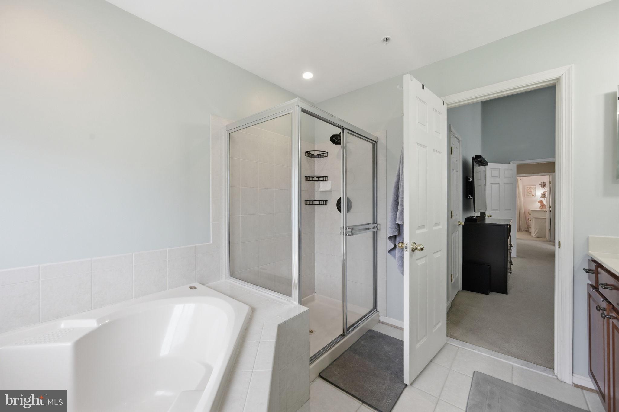 SEVEN OAKS - Residential
