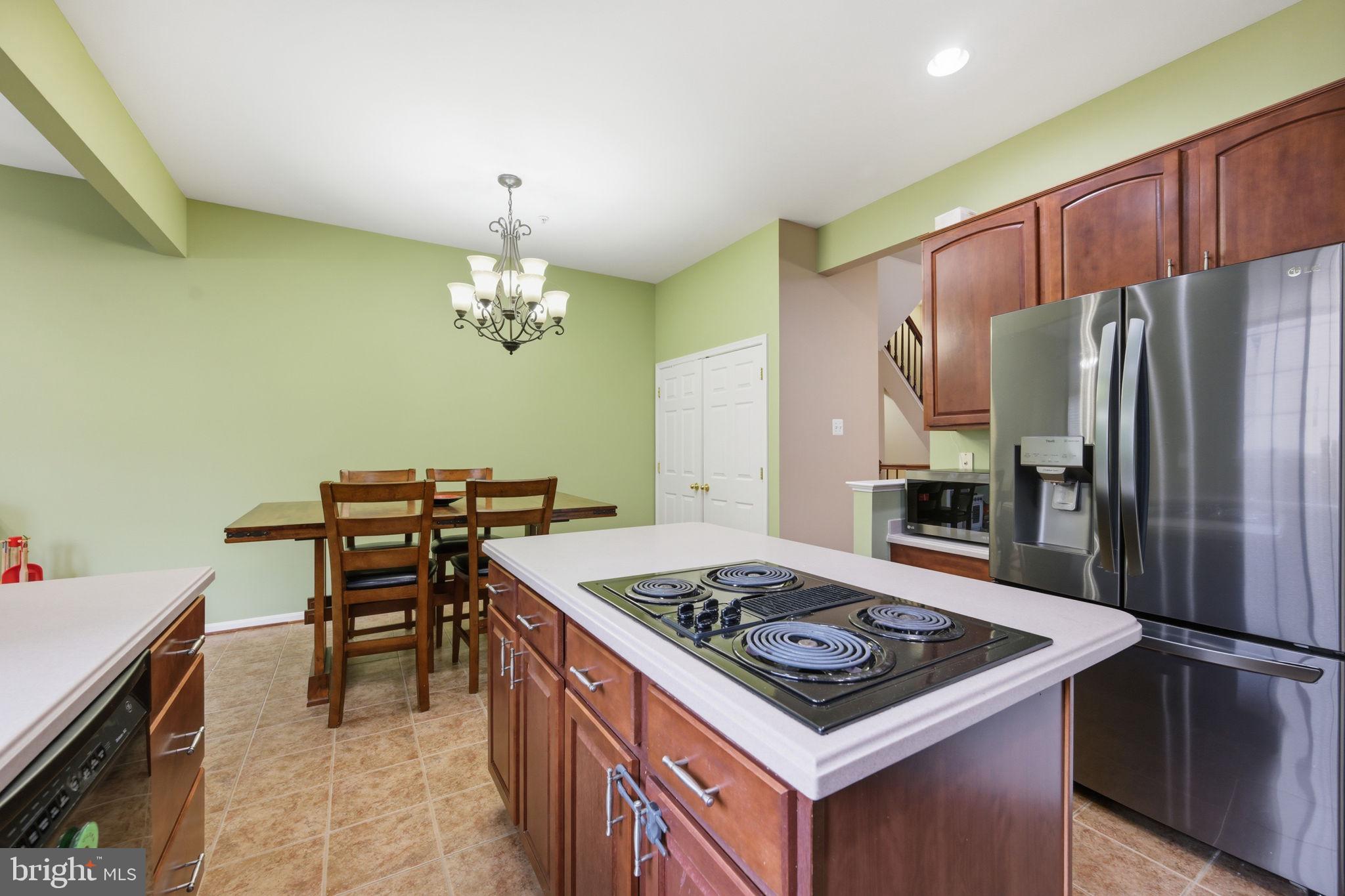 SEVEN OAKS - Residential