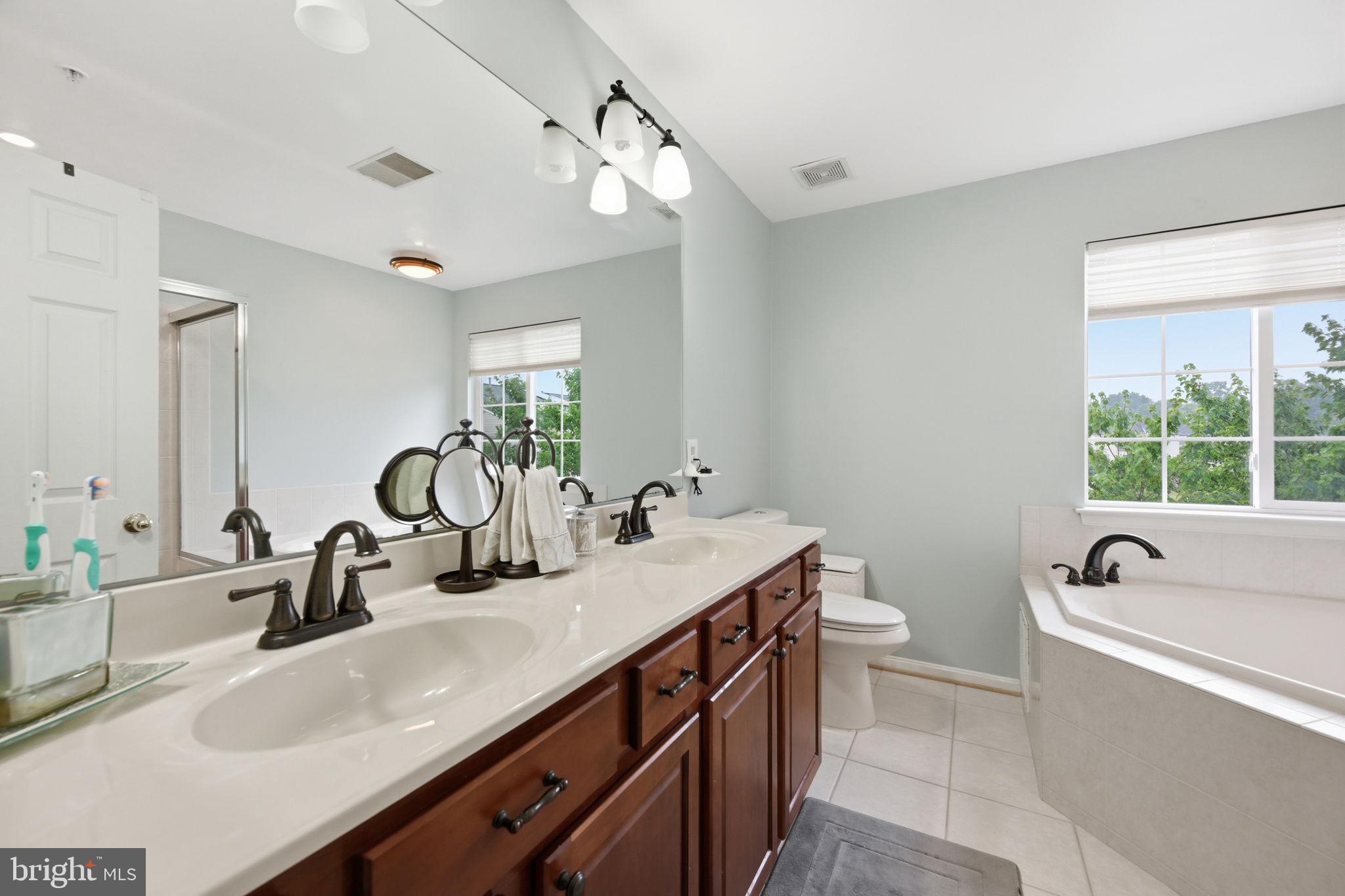 SEVEN OAKS - Residential