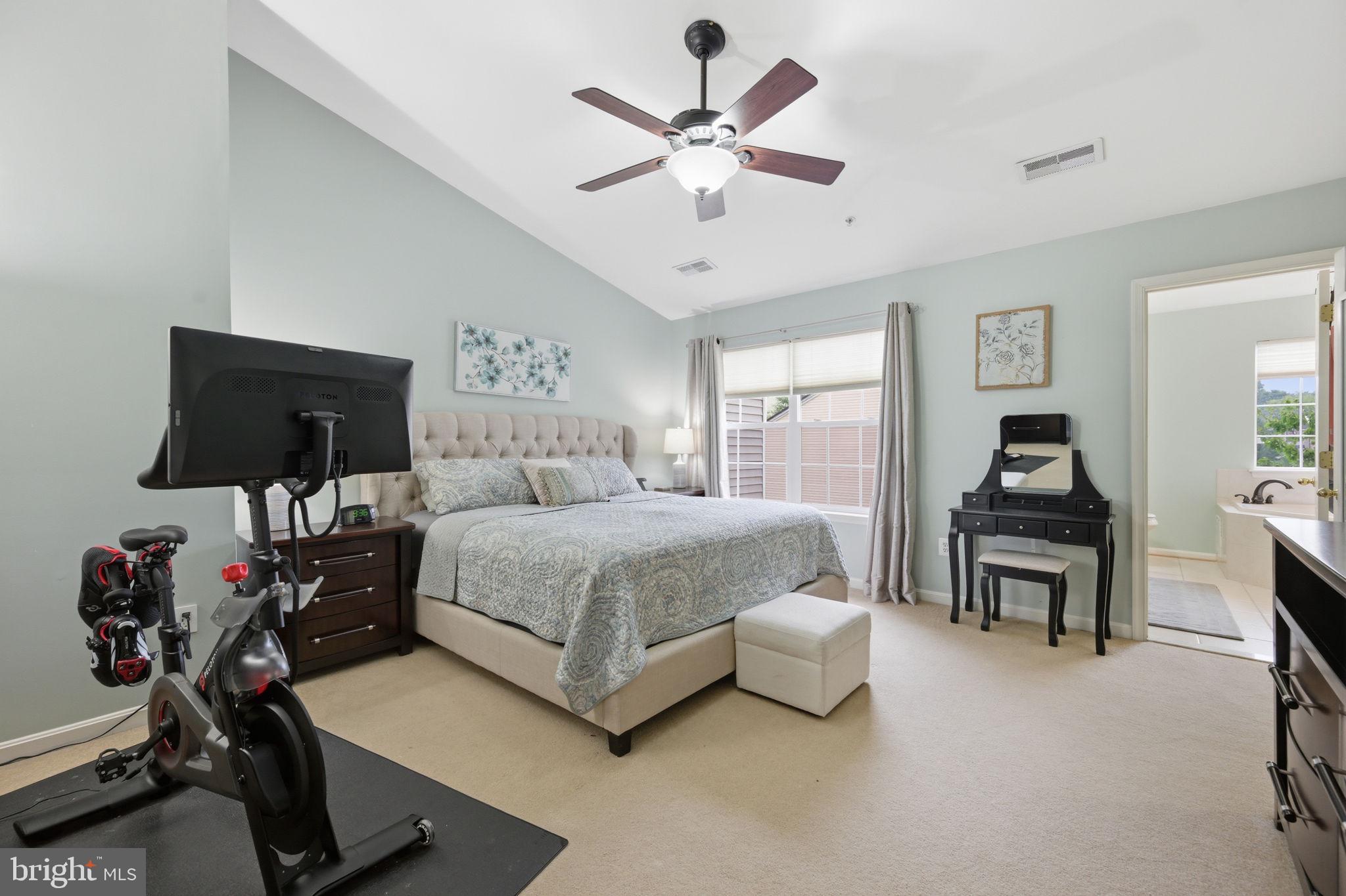 SEVEN OAKS - Residential