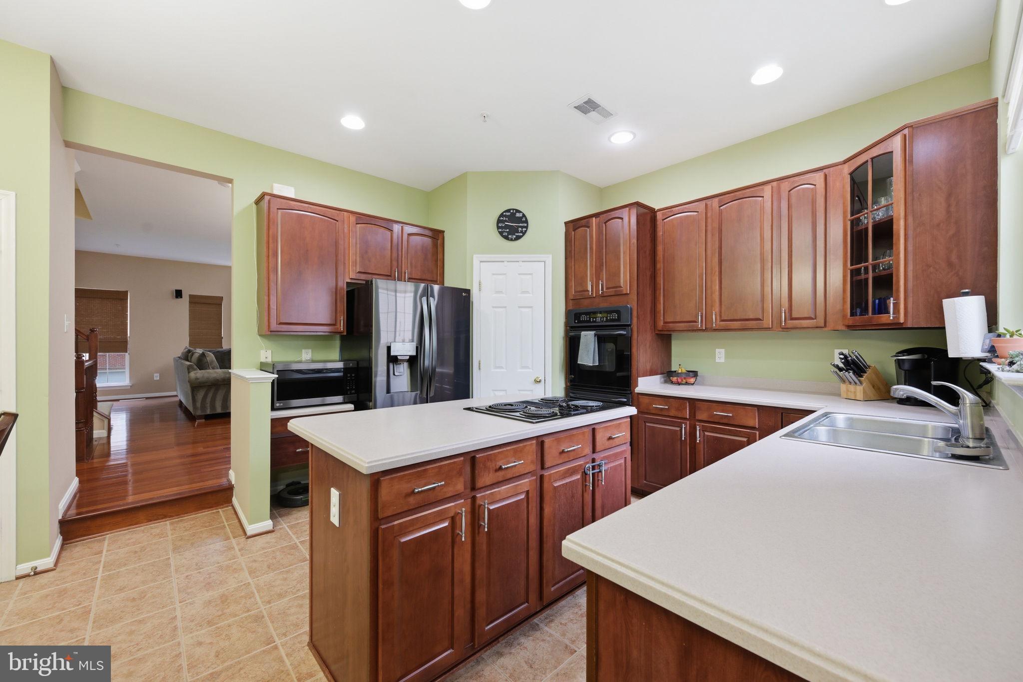 SEVEN OAKS - Residential