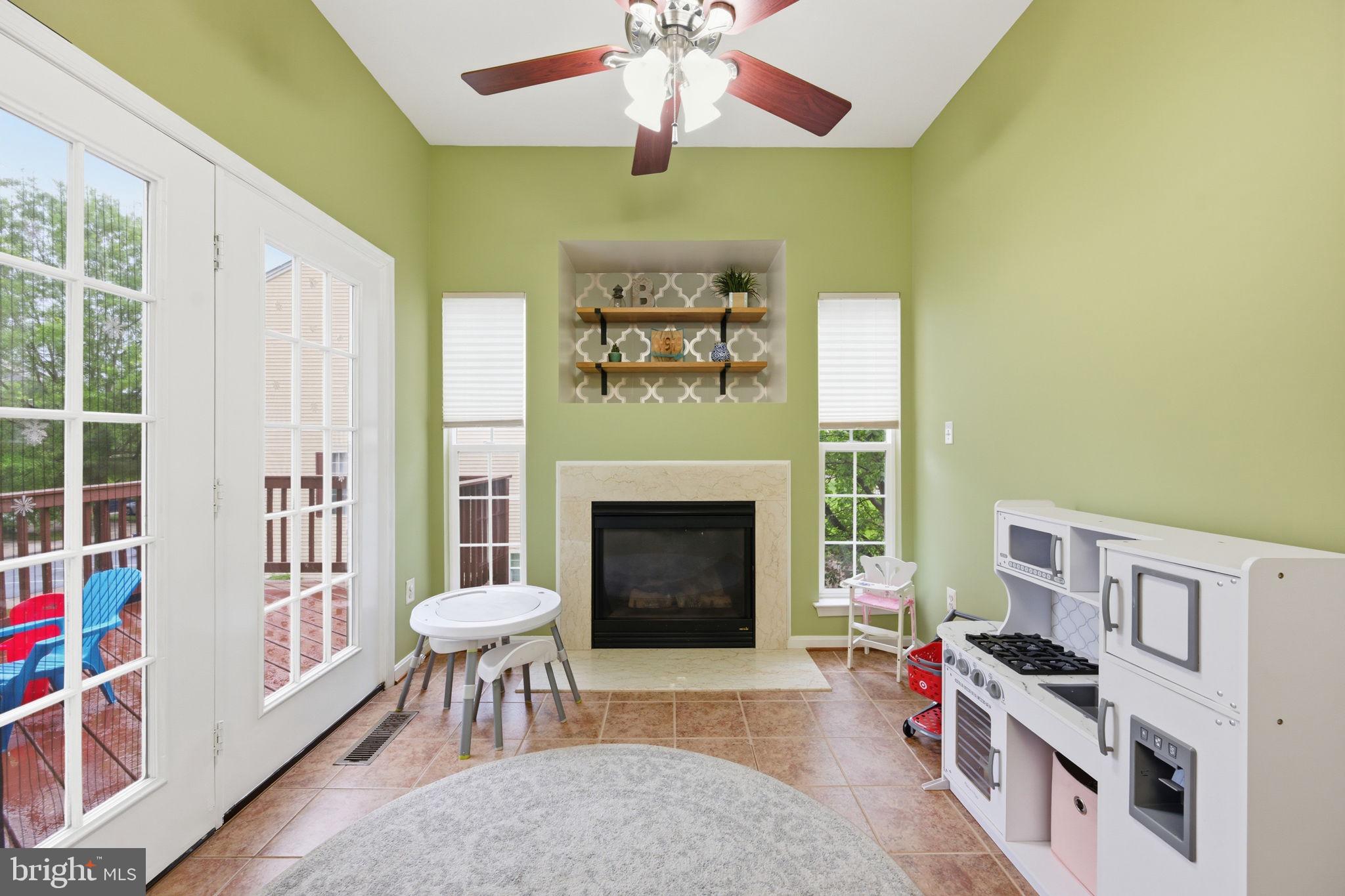 SEVEN OAKS - Residential