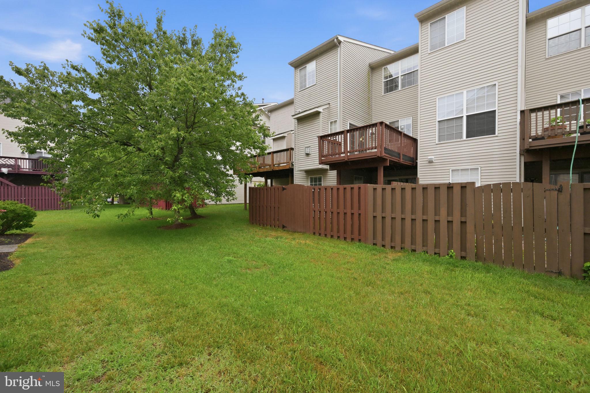 SEVEN OAKS - Residential