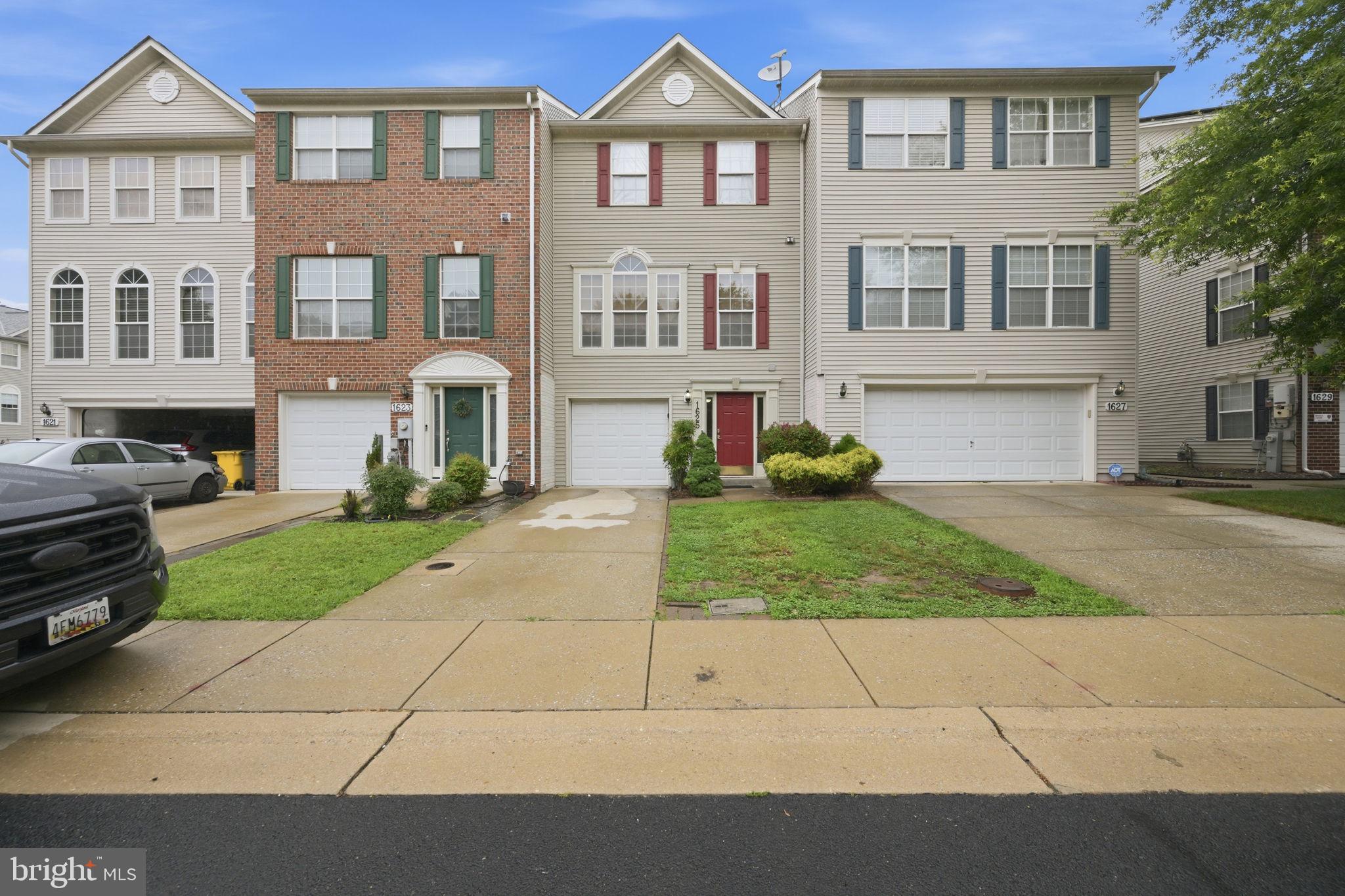 SEVEN OAKS - Residential