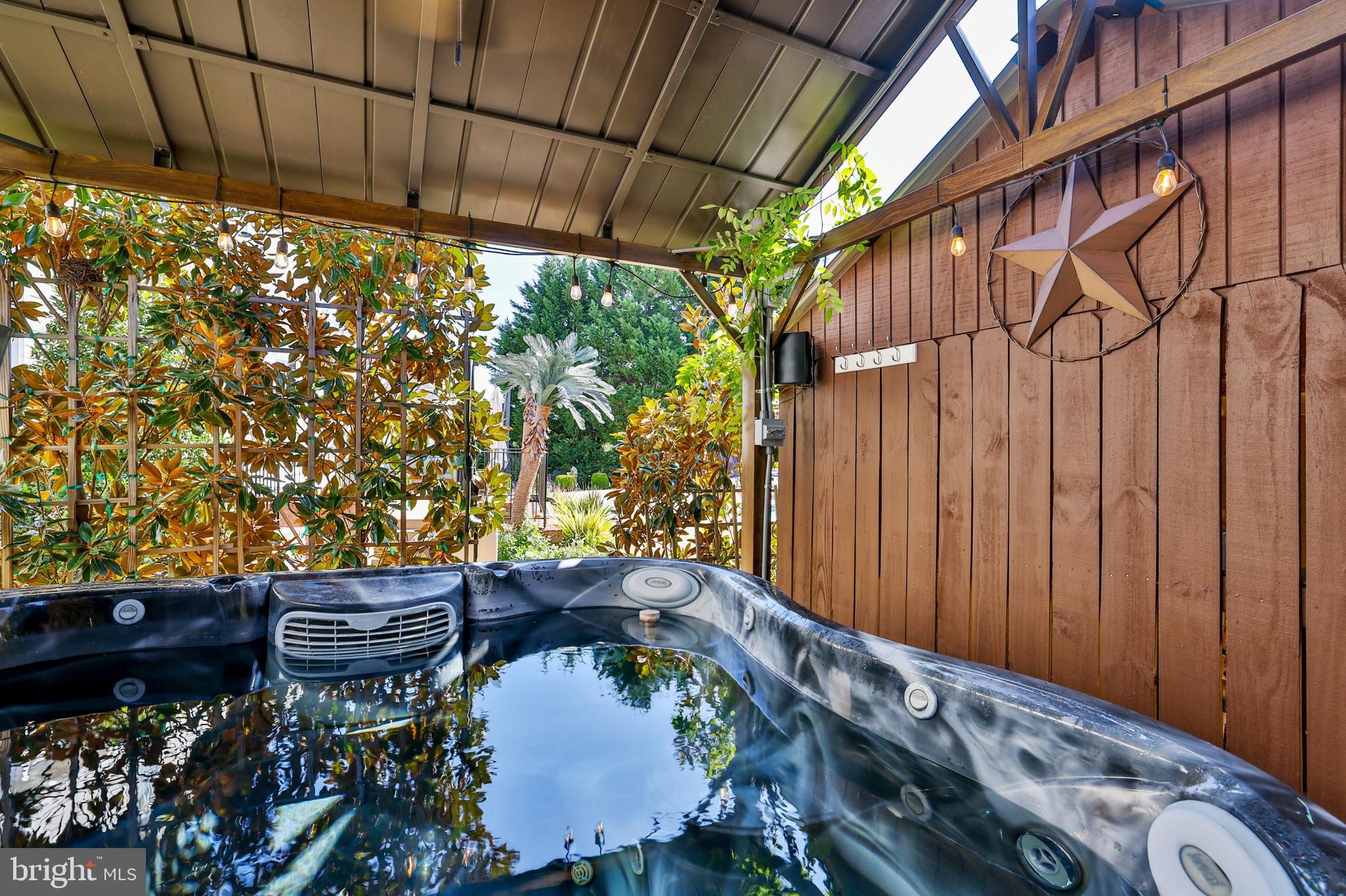 RASPBERRY FALLS - Residential