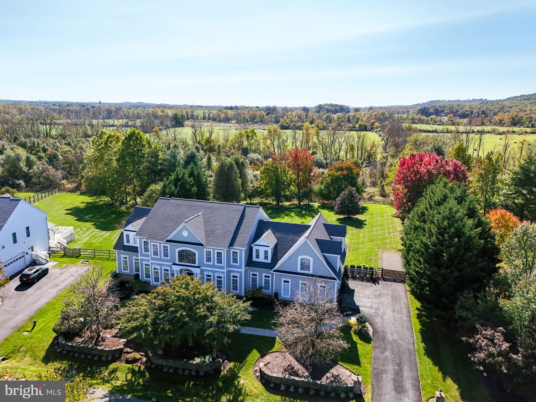 RASPBERRY FALLS - Residential