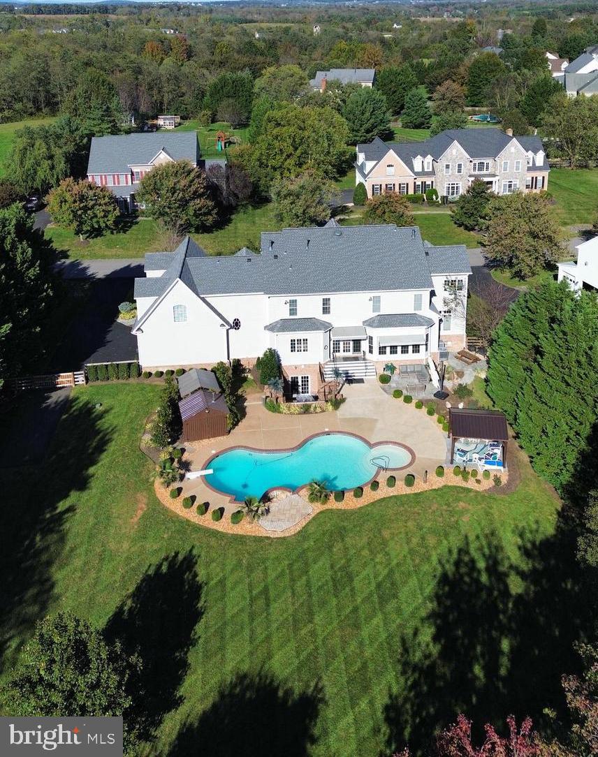 RASPBERRY FALLS - Residential
