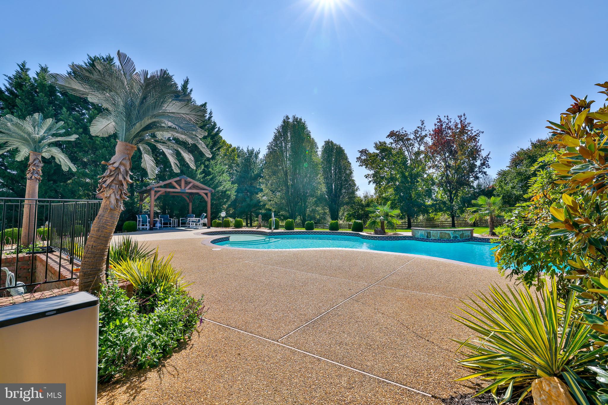 RASPBERRY FALLS - Residential