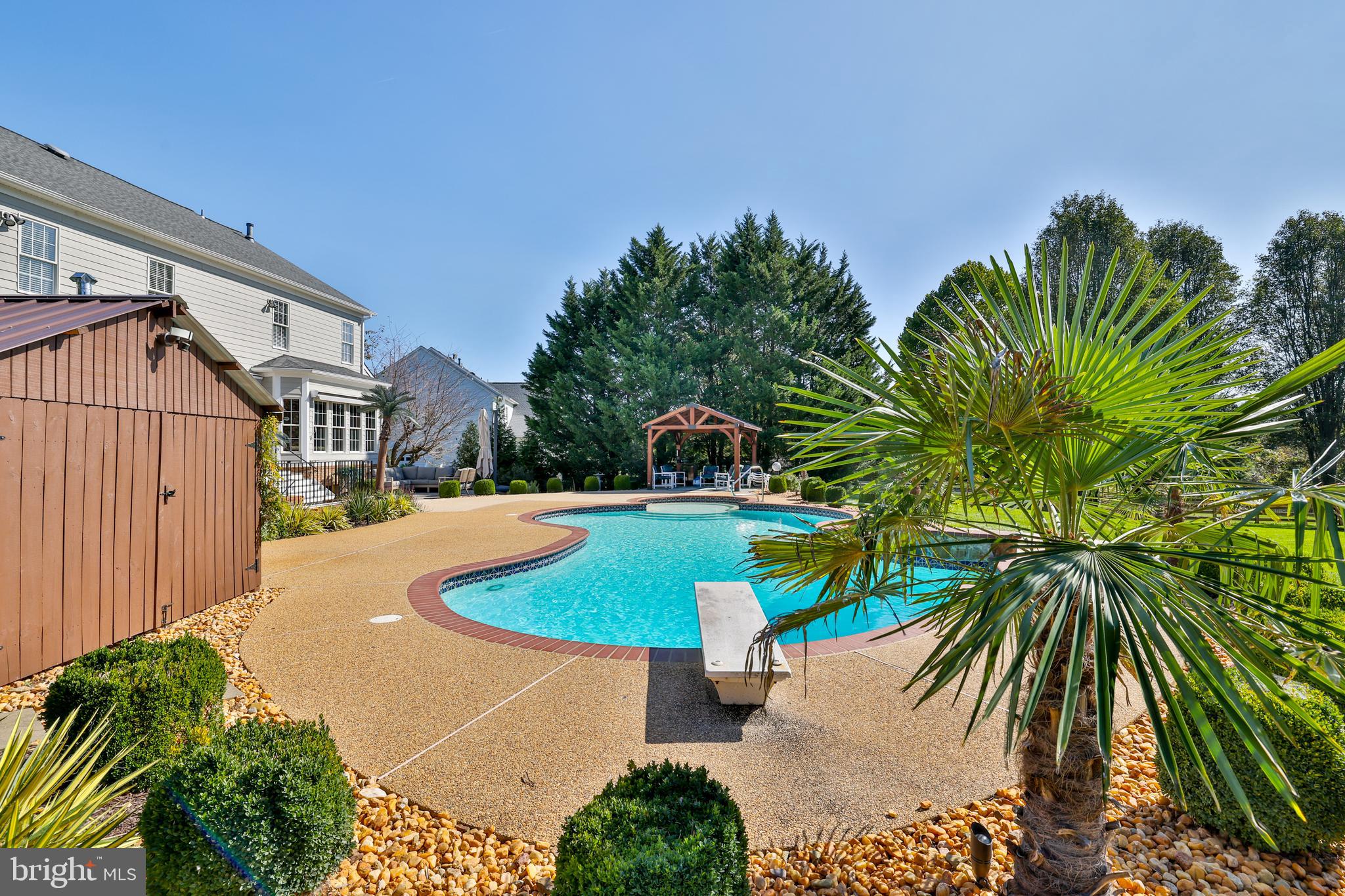 RASPBERRY FALLS - Residential