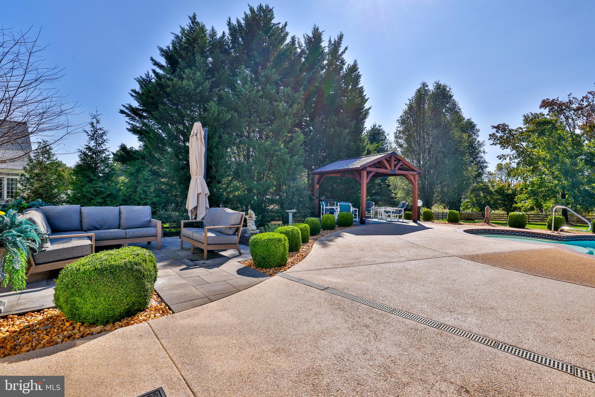 RASPBERRY FALLS - Residential