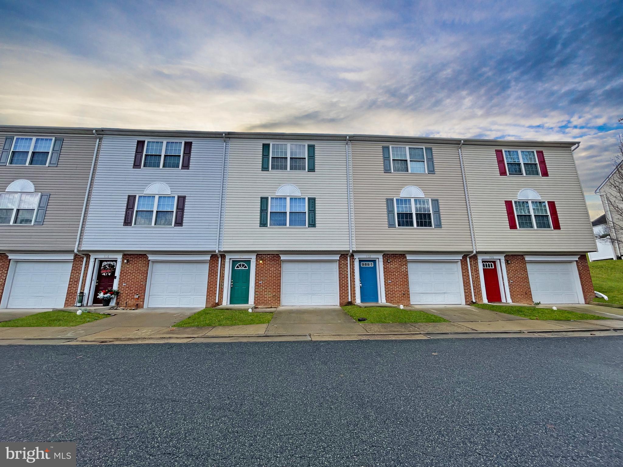 Gorgeous townhome in sought after, centrally located townhome community! This gem is minutes from 95, Stafford courthouse & so much more! Walk- in basement level, laundry room (washer/ dryer provided as is). Main level features spacious floor plan. Separate Living and dining room areas, walk through kitchen to oversized pantry! Half bath off dining room area. Upper level features spacious bedrooms 2 full bathrooms. 1 car garage. Community amenities include: business center, pool, tot lot/ playgrounds, 24 hour maintenance! Home has been professionally cleaned & is ready for move in!