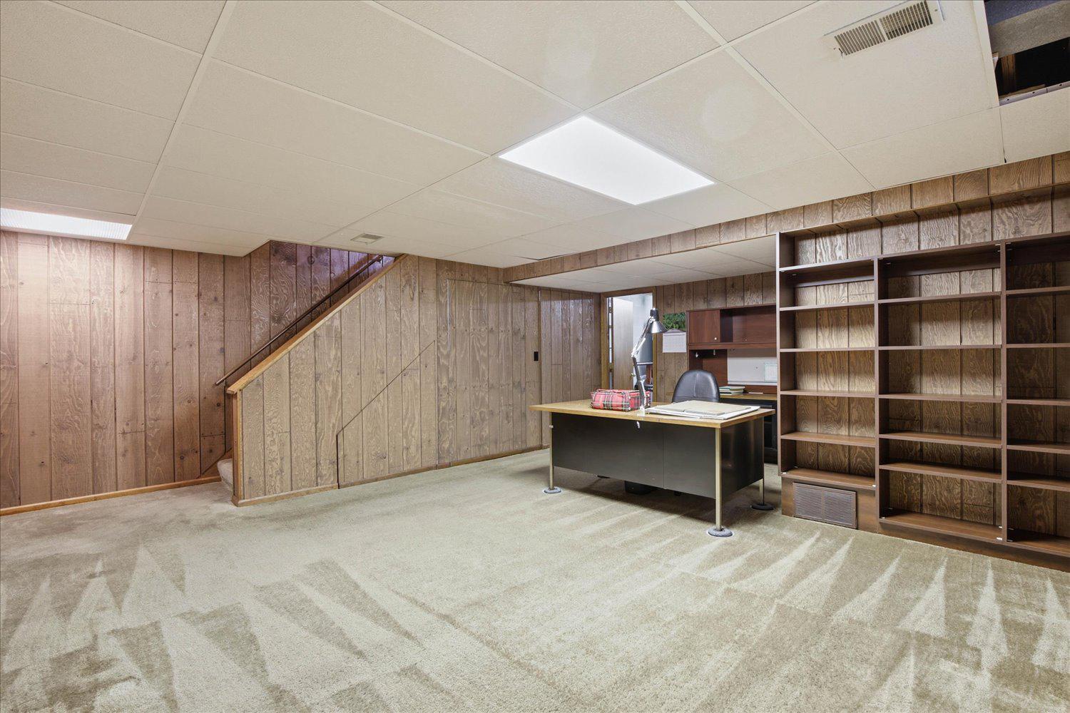 CARLTON COURT - Residential