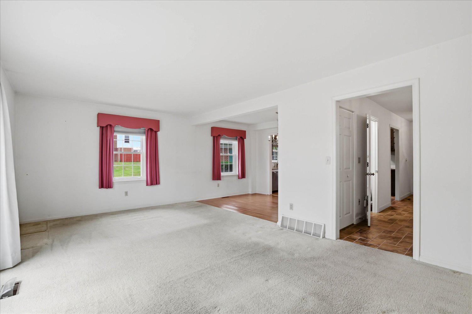 CARLTON COURT - Residential