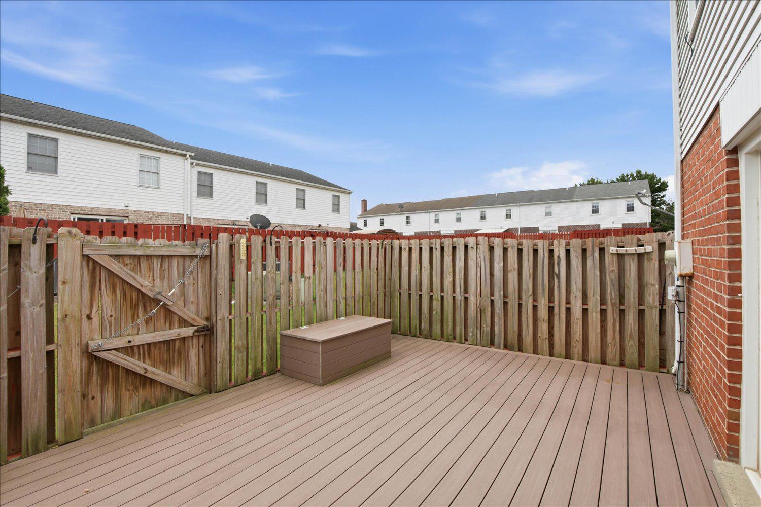 CARLTON COURT - Residential