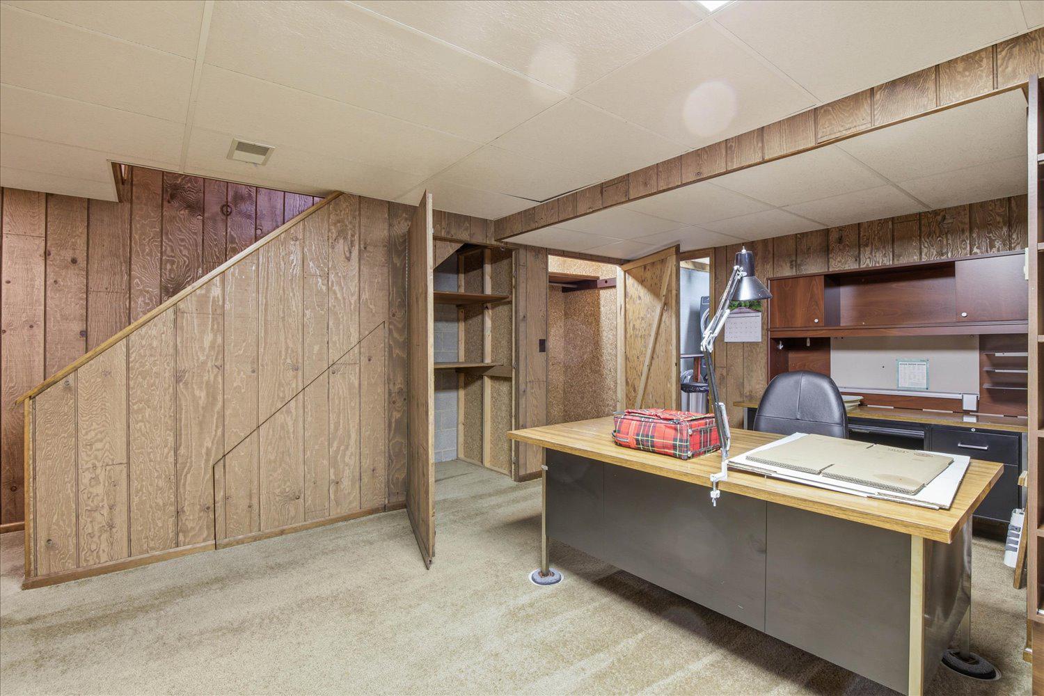 CARLTON COURT - Residential