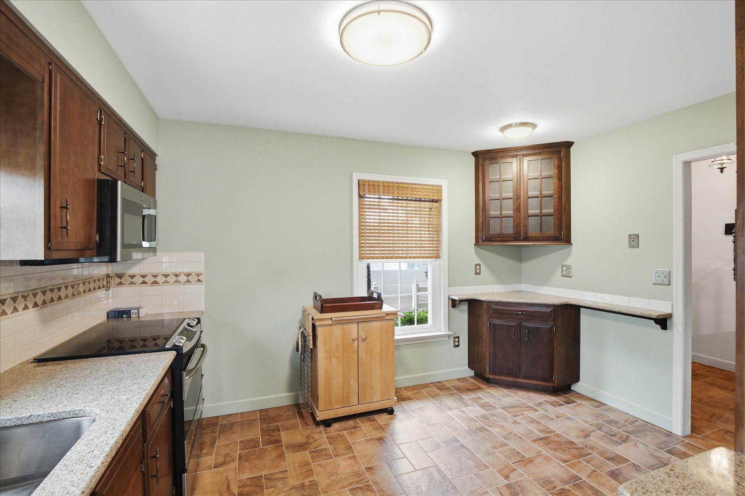 CARLTON COURT - Residential
