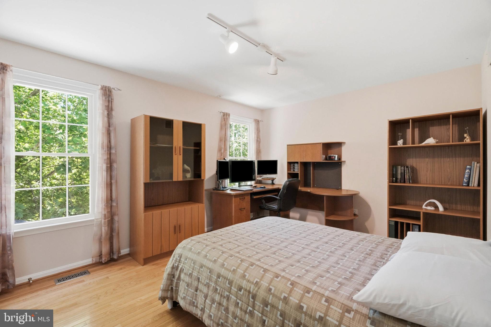 MOUNT HEBRON - Residential