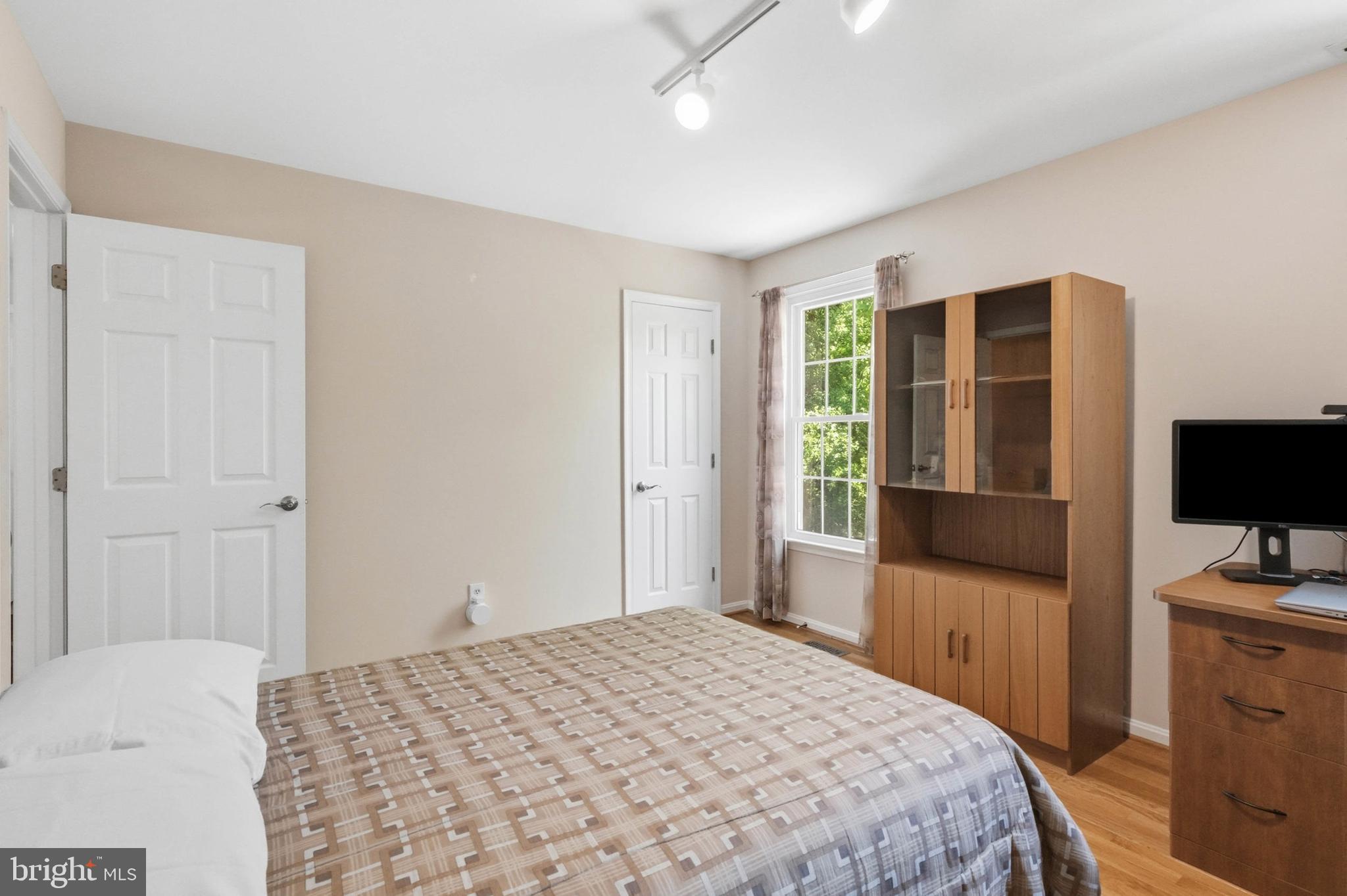 MOUNT HEBRON - Residential