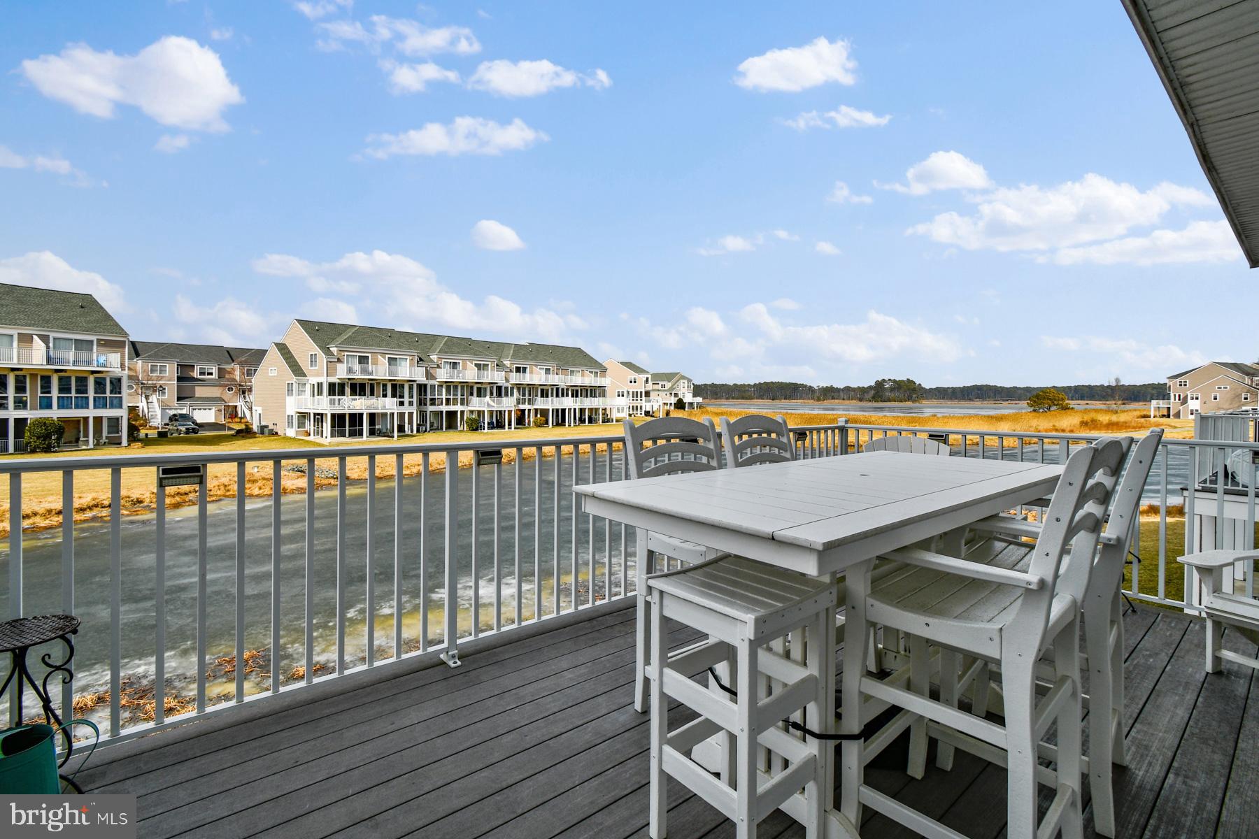 BAYVILLE SHORES - Residential