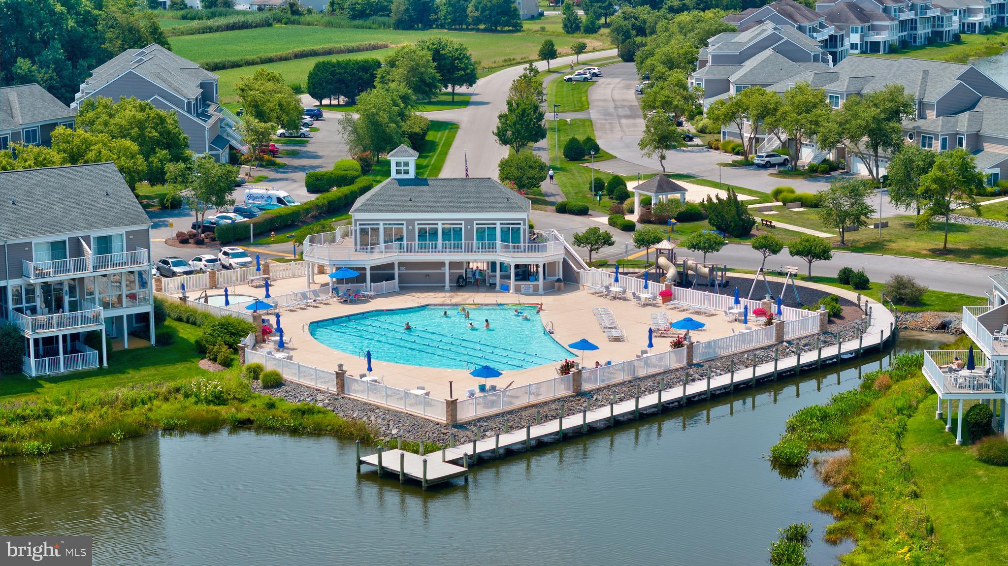 BAYVILLE SHORES - Residential