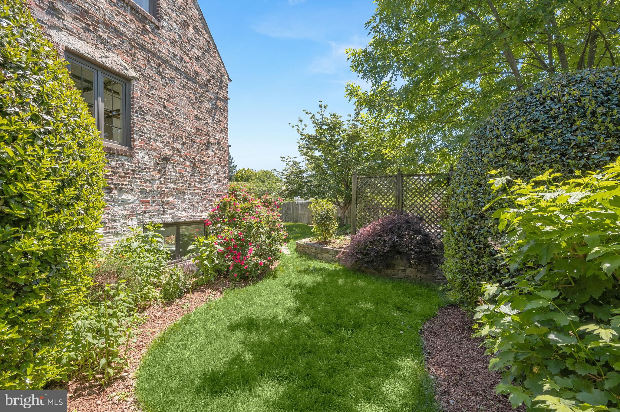 NORTH HILLS - Residential