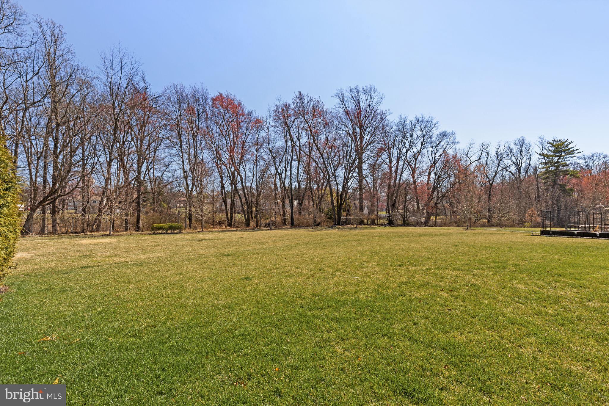 HIDDEN OAKS - Residential