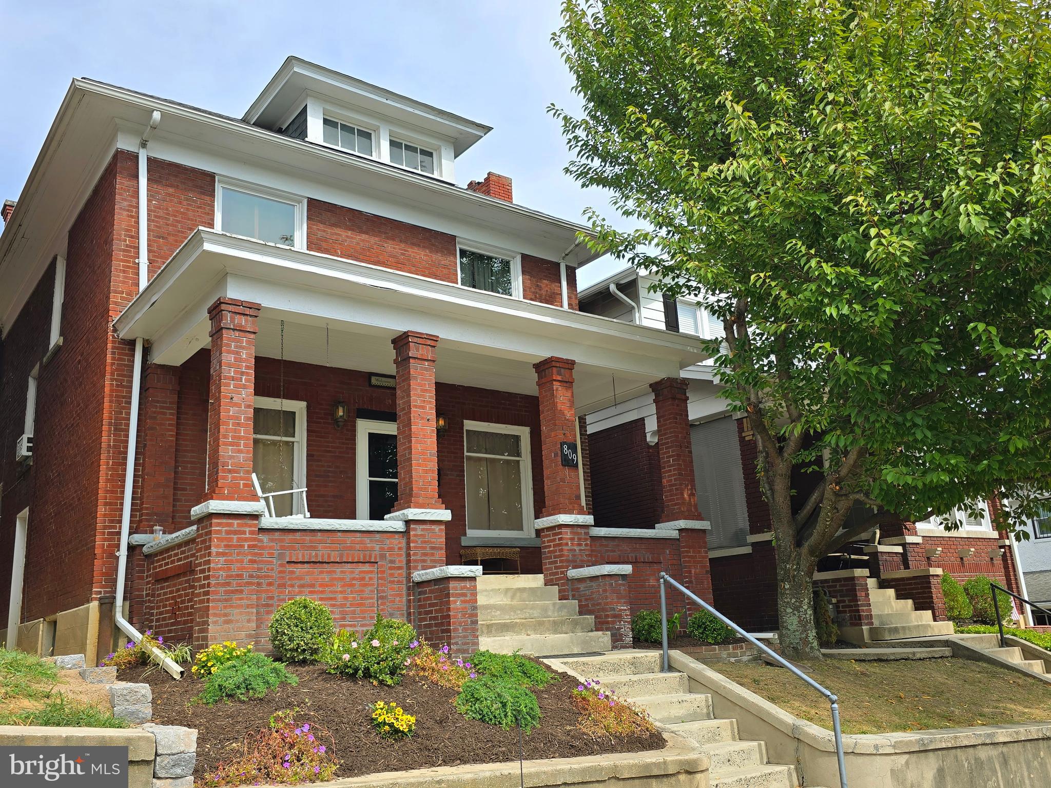 WEST SIDE - Residential
