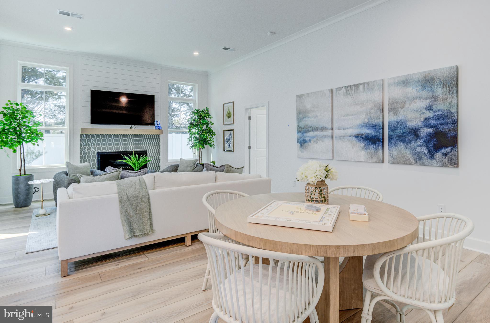 CATTAIL VILLAS - Residential