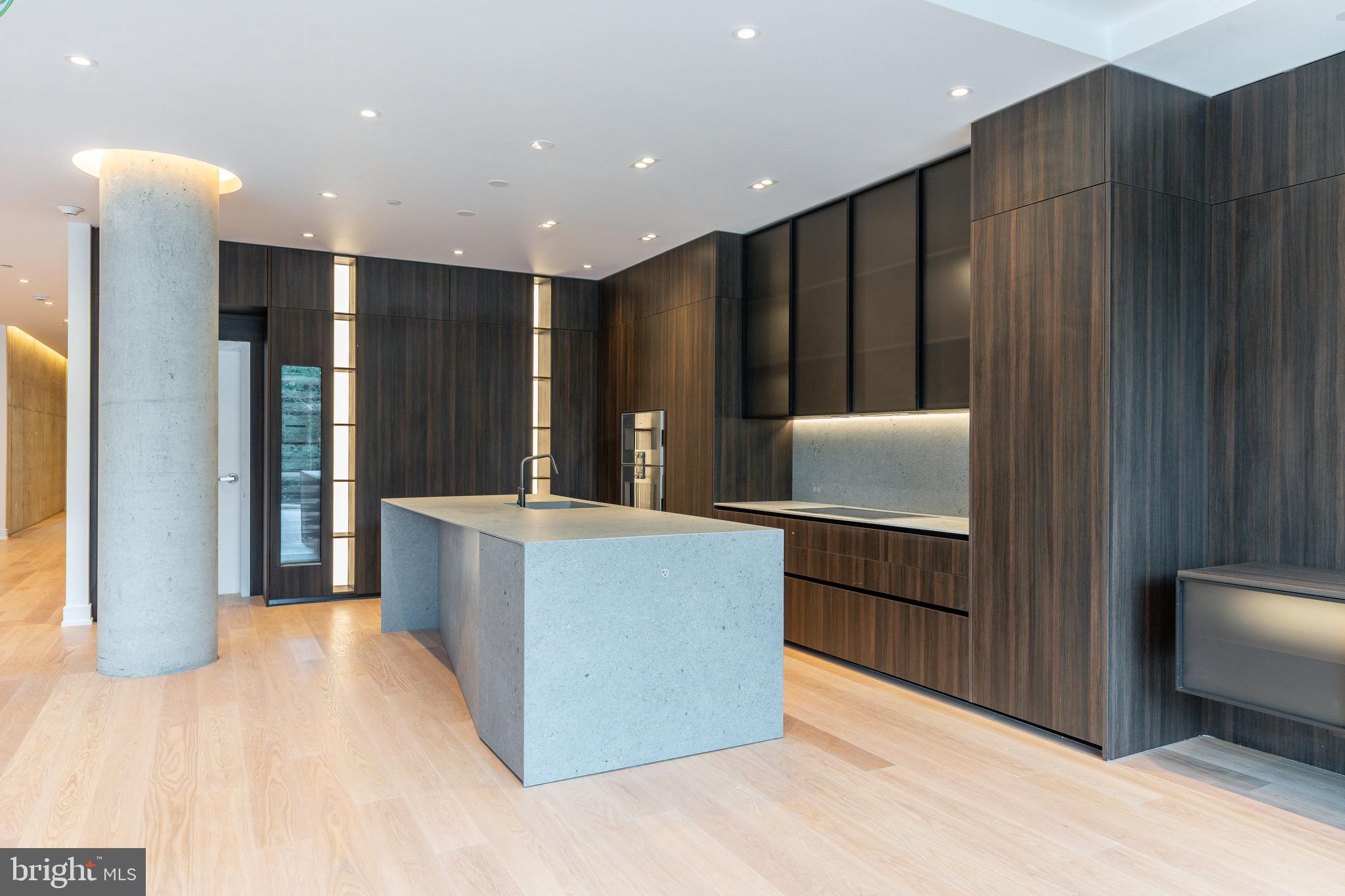WASHINGTON SQ - Residential